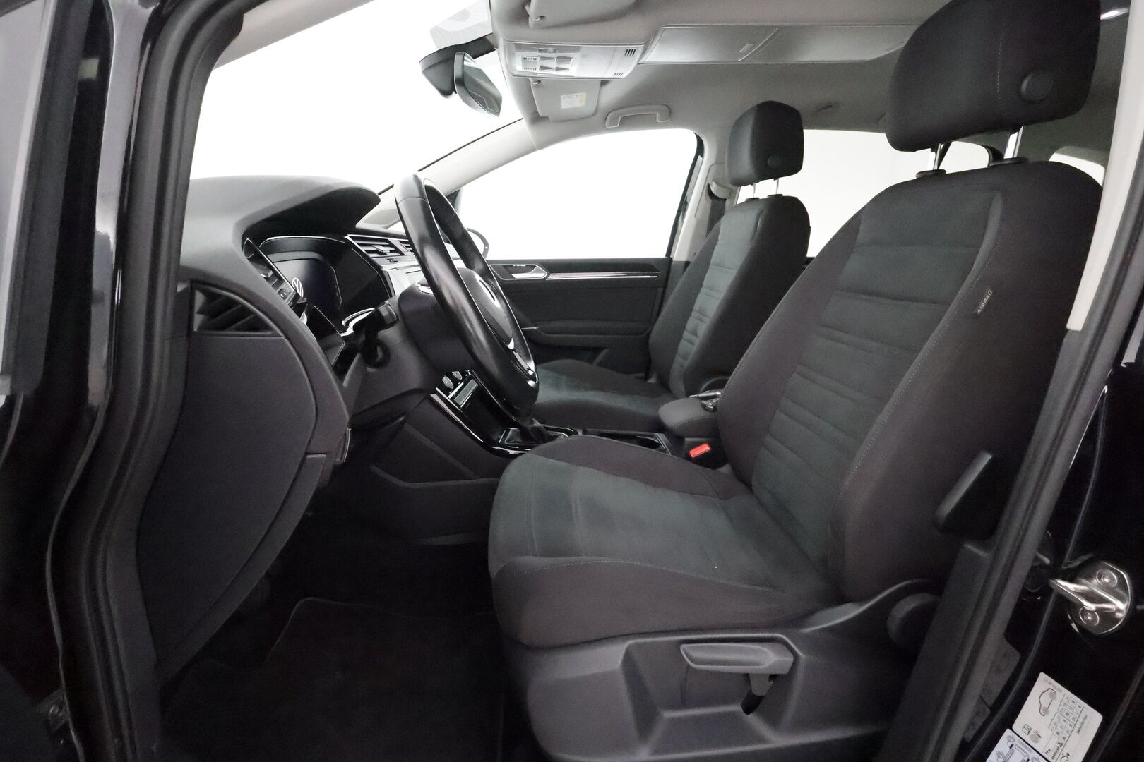 Volkswagen Touran 2021 Style 1,5 TSI EVO 110kW DSG 7-hlö **Webasto / Digimittari / LED / P-kamera / Adapt.Vakkari / Ratinlämmitin** - 3,99 % KORKOTARJOUS TÄHÄN AUTOON - 1-Om Suomi-auto / Merkkihuollettu