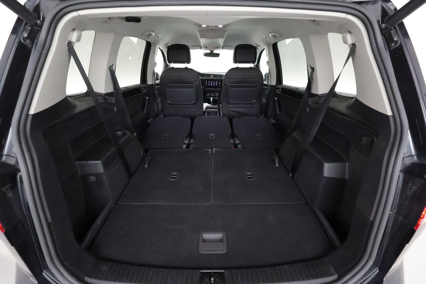 Volkswagen Touran 2021 Style 1,5 TSI EVO 110kW DSG 7-hlö **Webasto / Digimittari / LED / P-kamera / Adapt.Vakkari / Ratinlämmitin** - 3,99 % KORKOTARJOUS TÄHÄN AUTOON - 1-Om Suomi-auto / Merkkihuollettu