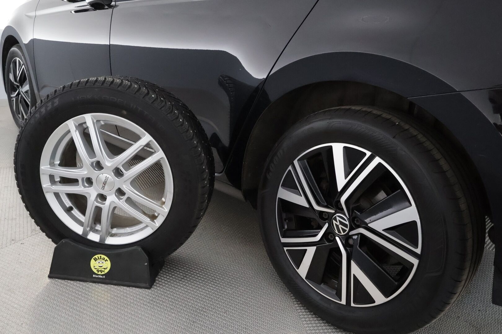 Volkswagen Touran 2021 Style 1,5 TSI EVO 110kW DSG 7-hlö **Webasto / Digimittari / LED / P-kamera / Adapt.Vakkari / Ratinlämmitin** - 3,99 % KORKOTARJOUS TÄHÄN AUTOON - 1-Om Suomi-auto / Merkkihuollettu