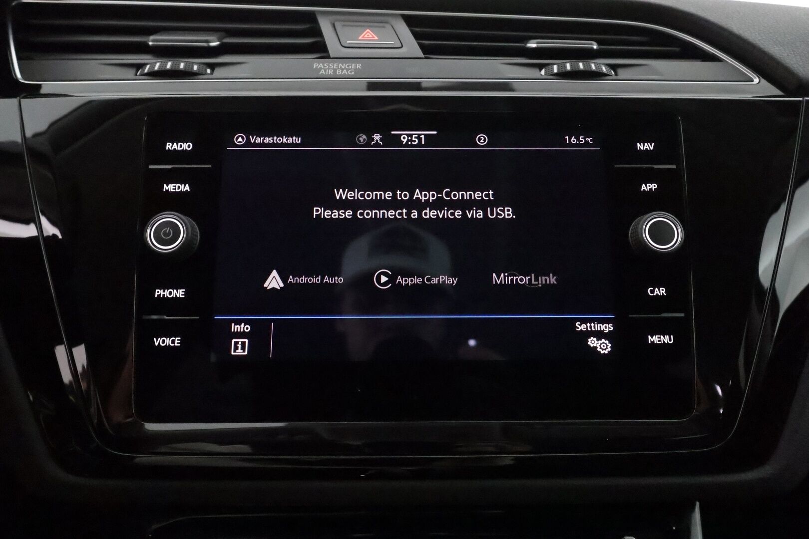 Volkswagen Touran 2021 Style 1,5 TSI EVO 110kW DSG 7-hlö **Webasto / Digimittari / LED / P-kamera / Adapt.Vakkari / Ratinlämmitin** - 3,99 % KORKOTARJOUS TÄHÄN AUTOON - 1-Om Suomi-auto / Merkkihuollettu