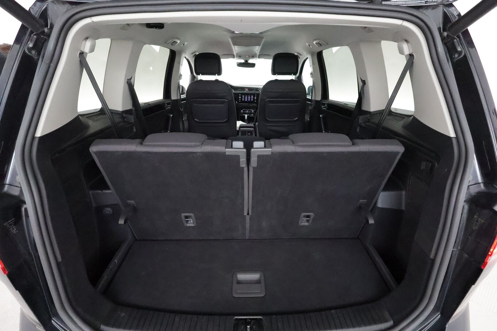 Volkswagen Touran 2021 Style 1,5 TSI EVO 110kW DSG 7-hlö **Webasto / Digimittari / LED / P-kamera / Adapt.Vakkari / Ratinlämmitin** - 3,99 % KORKOTARJOUS TÄHÄN AUTOON - 1-Om Suomi-auto / Merkkihuollettu