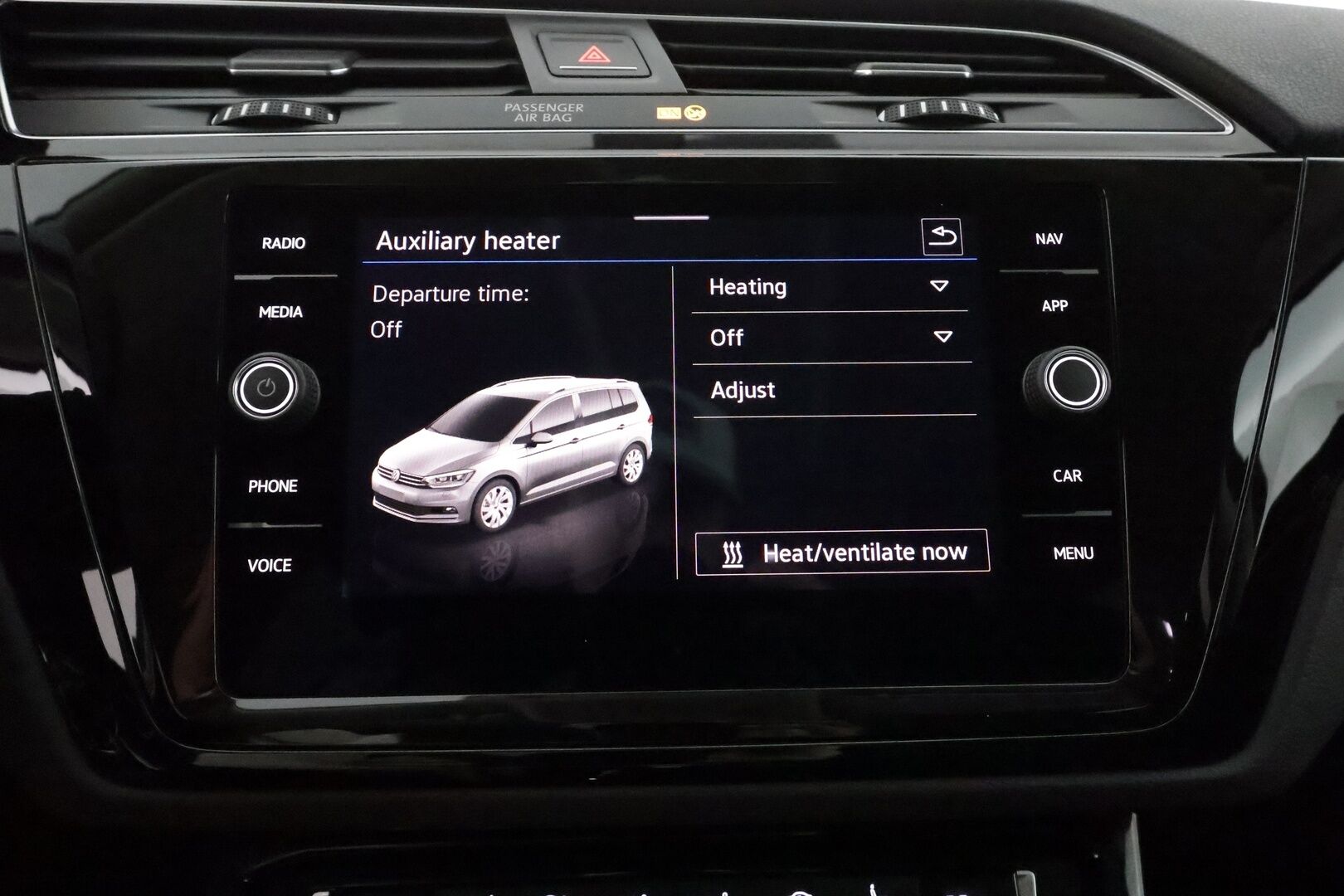 Volkswagen Touran 2021 Style 1,5 TSI EVO 110kW DSG 7-hlö **Webasto / Digimittari / LED / P-kamera / Adapt.Vakkari / Ratinlämmitin** - 3,99 % KORKOTARJOUS TÄHÄN AUTOON - 1-Om Suomi-auto / Merkkihuollettu