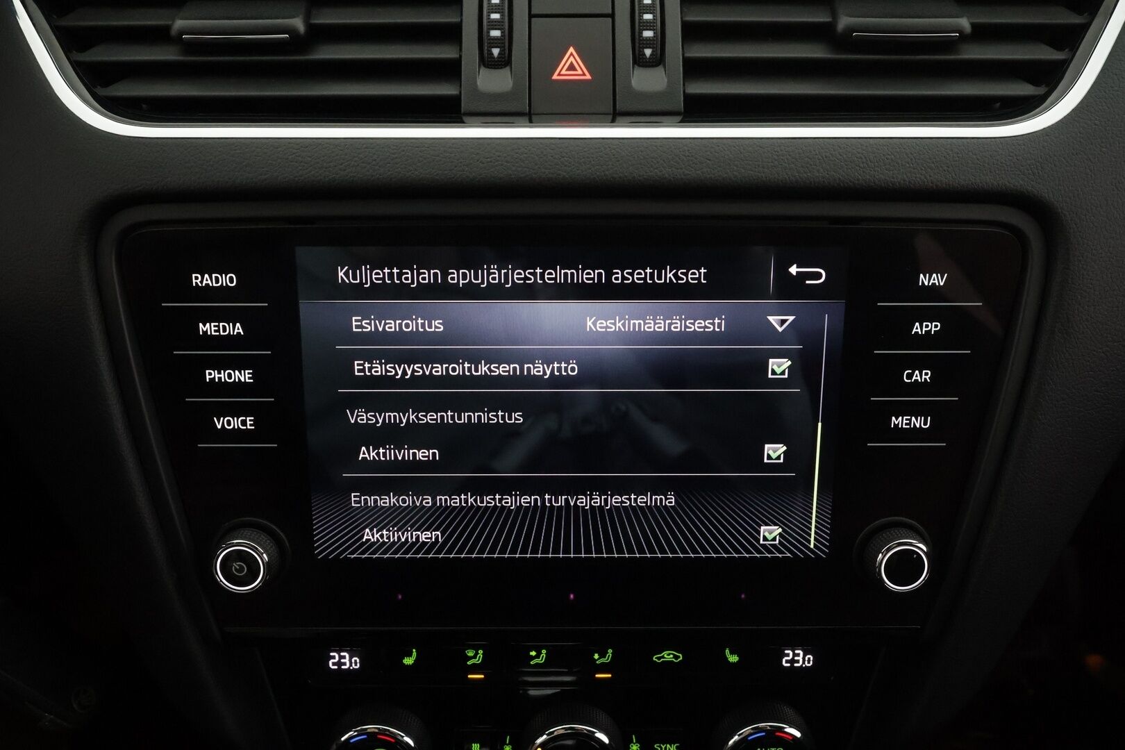 Skoda Octavia 2018 Combi 2,0 TDI 184 4x4 RS DSG *ACC / Xenon / Urheilualusta / Canton / Koukku* - Webasto / Navi / Mirrorlink