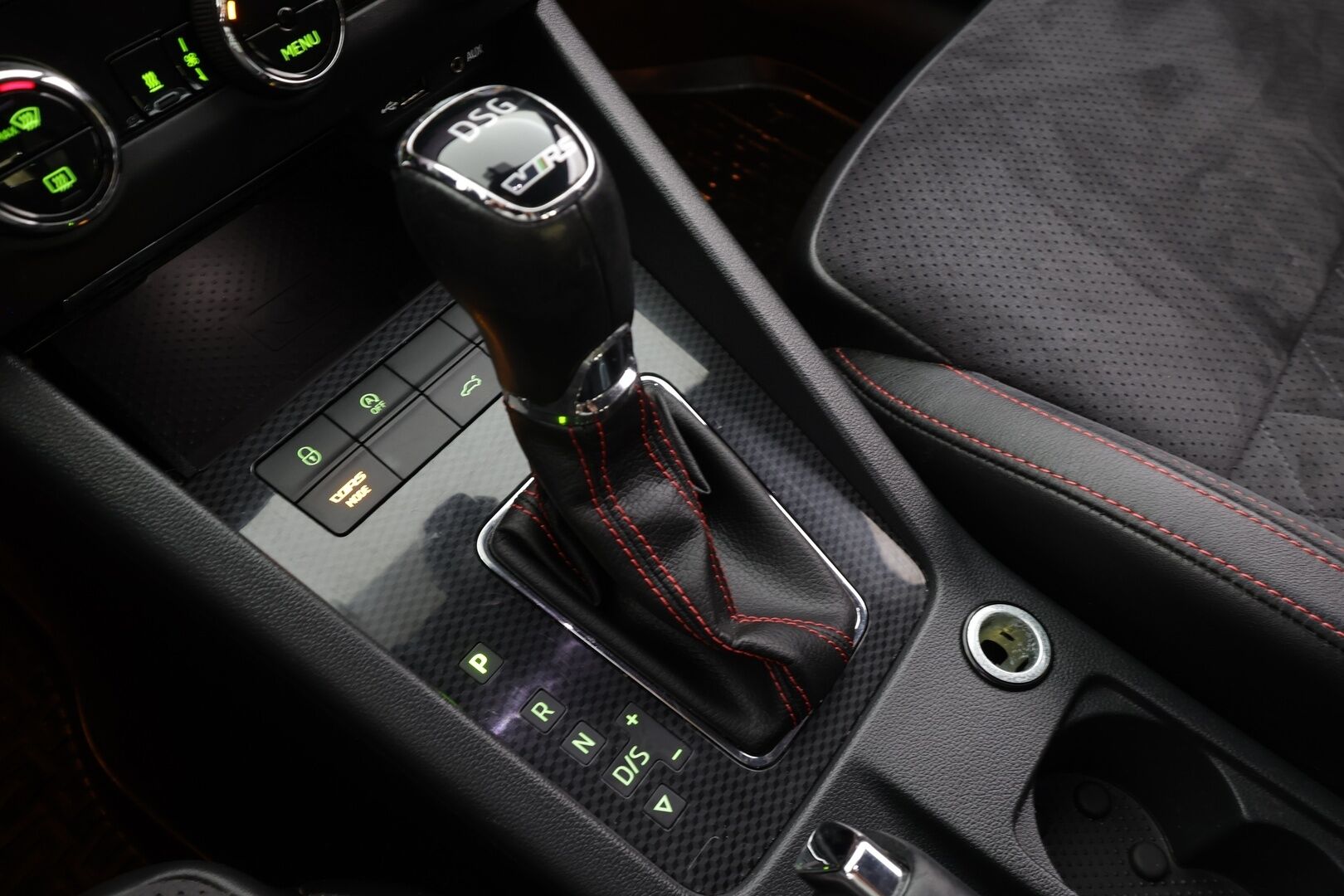 Skoda Octavia 2018 Combi 2,0 TDI 184 4x4 RS DSG * Facelift / Canton / Webasto / ACC / Koukku / Apple&Android / P.Kamera *