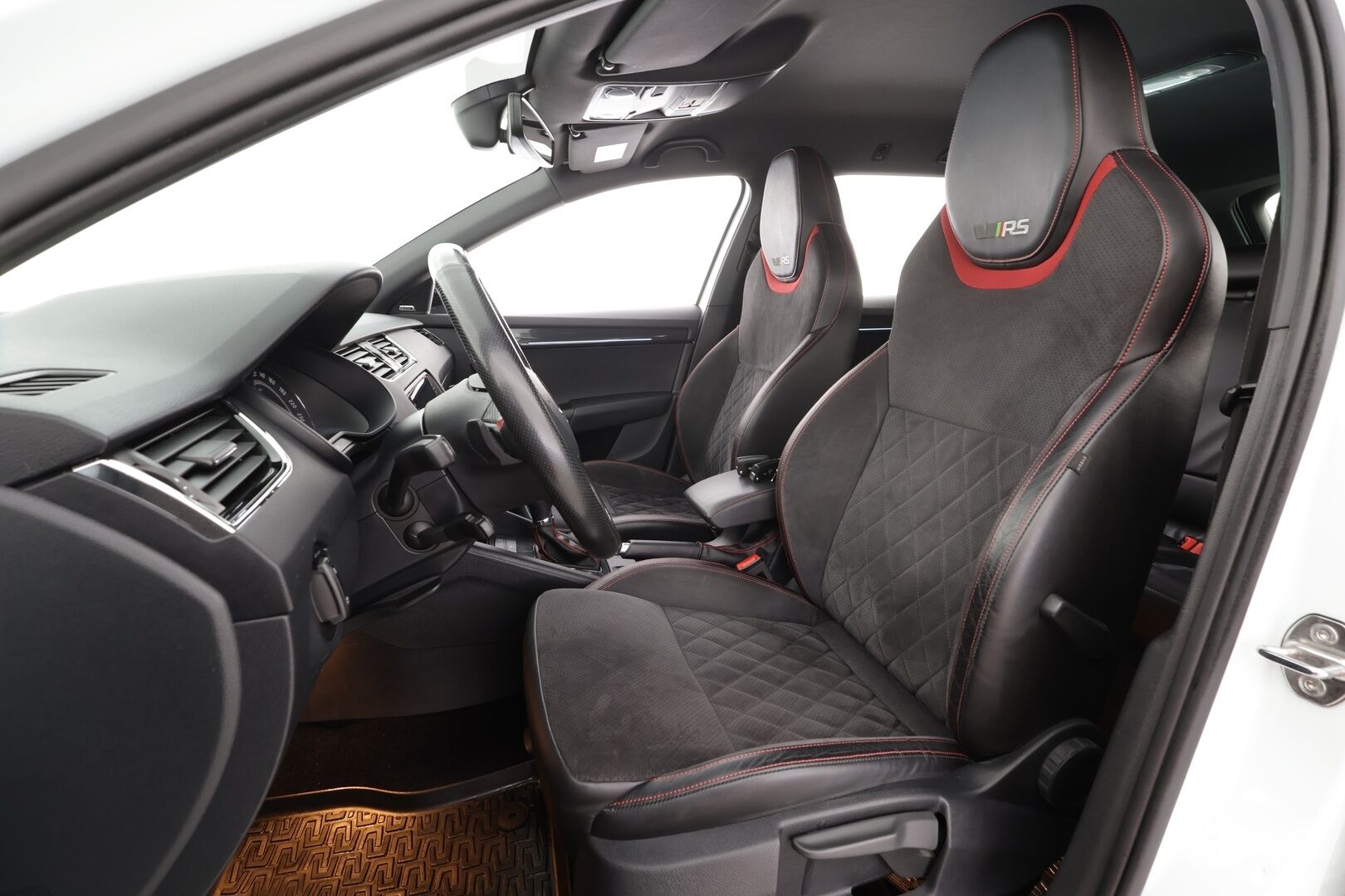 Skoda Octavia 2018 Combi 2,0 TDI 184 4x4 RS DSG *ACC / Xenon / Urheilualusta / Canton / Koukku* - Webasto / Navi / Mirrorlink