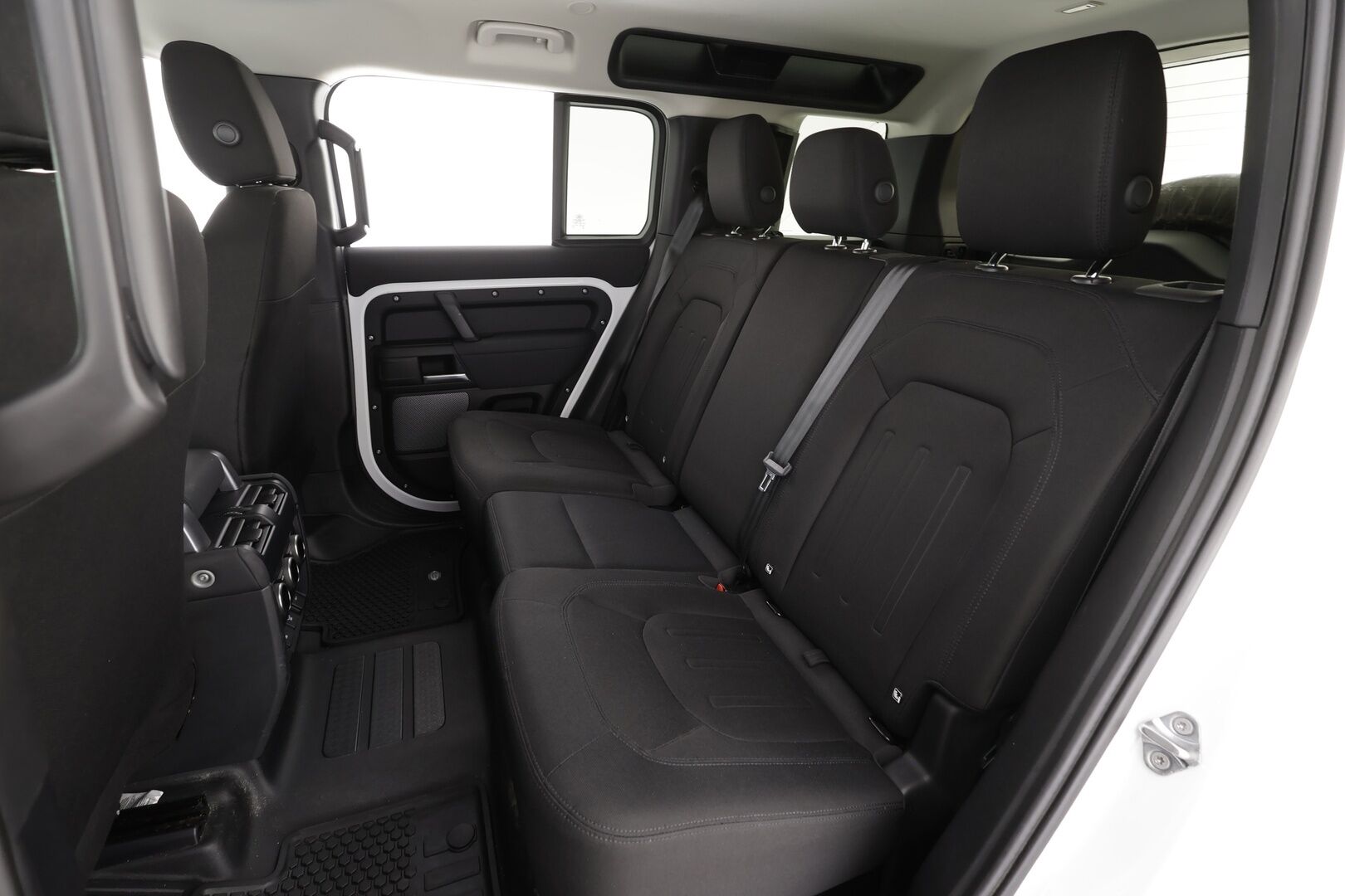 Land Rover Defender 2022 110 P400e Plug-in Hybrid * Vakkari / Webasto / 360 kamera / Ilma-alusta / Koukku / Navi * - Suomi-auto / Akku kuntotarkastettu SoH 94,2% / Kahdet renkaat aluvanteilla 