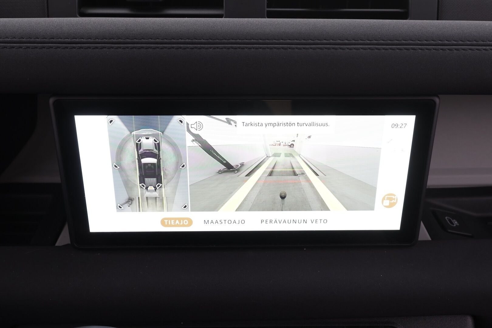 Land Rover Defender 2022 110 P400e Plug-in Hybrid * Vakkari / Webasto / 360 kamera / Ilma-alusta / Koukku / Navi * - Suomi-auto / Akku kuntotarkastettu SoH 94,2% / Kahdet renkaat aluvanteilla 