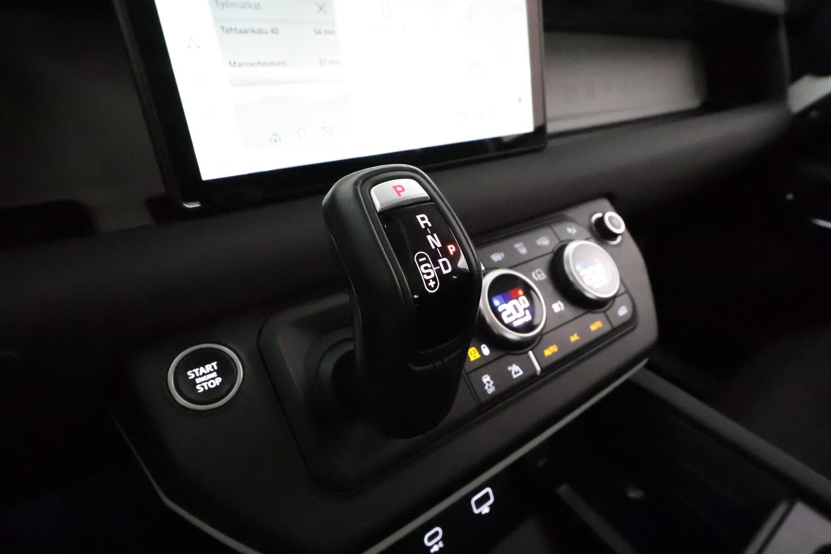 Land Rover Defender 2022 110 P400e Plug-in Hybrid **Vakkari / Webasto / 360.kamera / Ilma-alusta / Koukku / Navi** - 2,99 % KORKOTARJOUS TÄHÄN AUTOON - Suomi-auto / Kahdet renkaat aluvanteilla / Merkkihuollettu