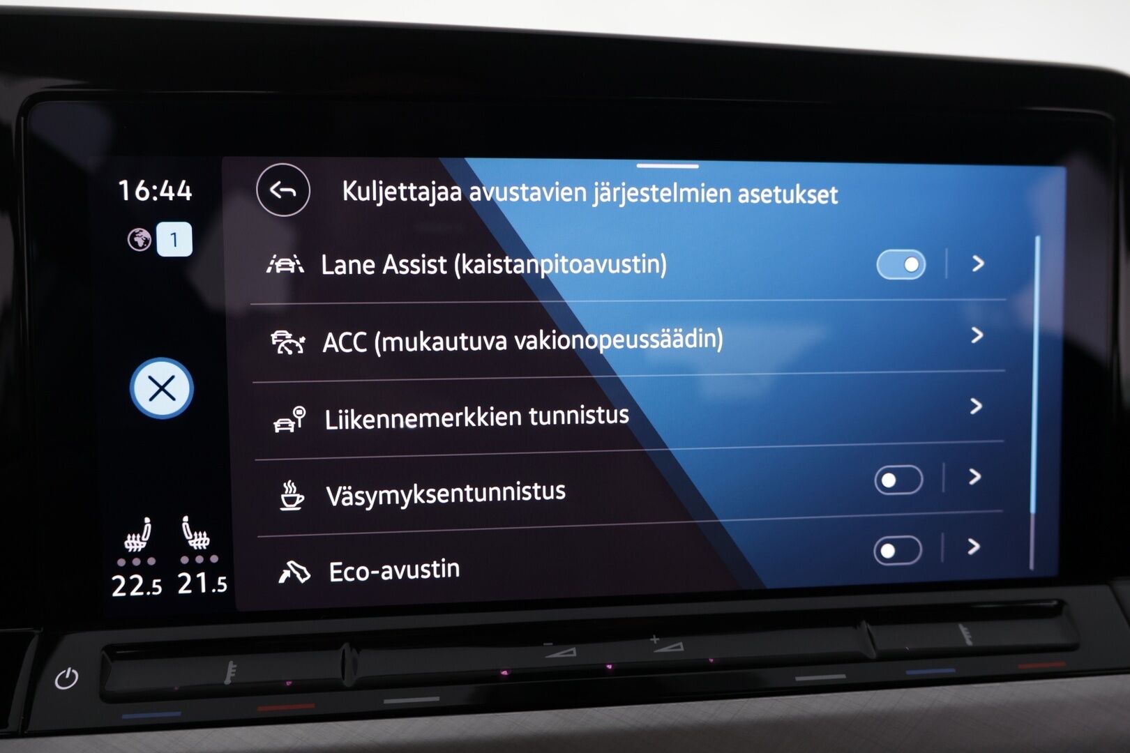 Volkswagen Golf 2021 Comfort Business 1,0 eTSI 81 kW (MHEV) DSG-automaatti - *Suomi-auto / Webasto / Carplay / ACC / Navi / Lane assist / Tutkat*
