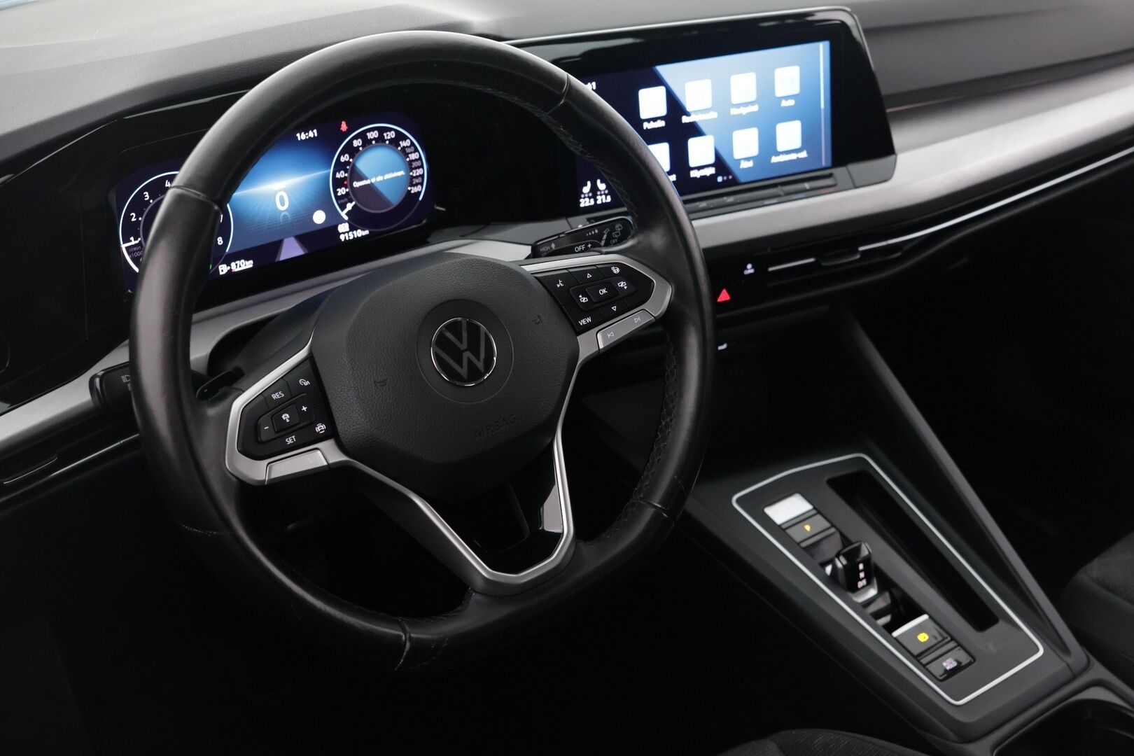 Volkswagen Golf 2021 Comfort Business 1,0 eTSI 81 kW (MHEV) DSG-automaatti - *Suomi-auto / Webasto / Carplay / ACC / Navi / Lane assist / Tutkat*