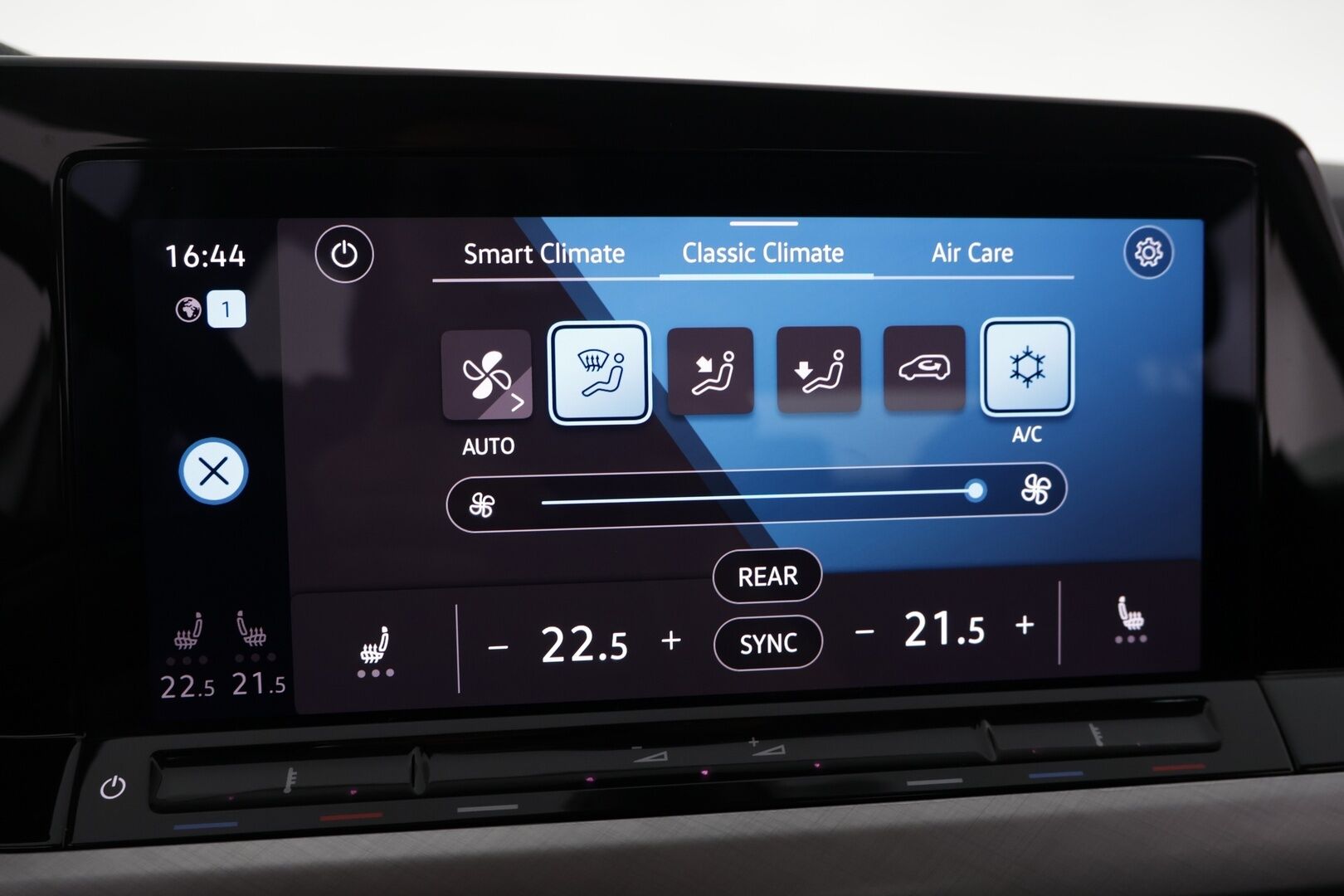 Volkswagen Golf 2021 Comfort Business 1,0 eTSI 81 kW (MHEV) DSG-automaatti - *Suomi-auto / Webasto / Carplay / ACC / Navi / Lane assist / Tutkat*