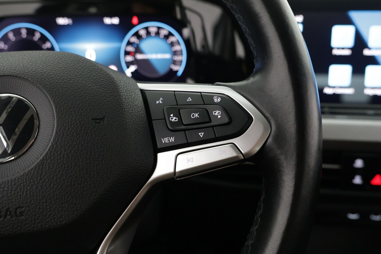 Volkswagen Golf 2021 Comfort Business 1,0 eTSI 81 kW (MHEV) DSG-automaatti - *Suomi-auto / Webasto / Carplay / ACC / Navi / Lane assist / Tutkat*