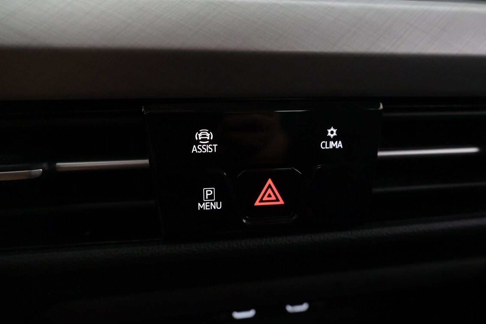 Volkswagen Golf 2021 Comfort Business 1,0 eTSI 81 kW (MHEV) DSG-automaatti - *Suomi-auto / Webasto / Carplay / ACC / Navi / Lane assist / Tutkat*
