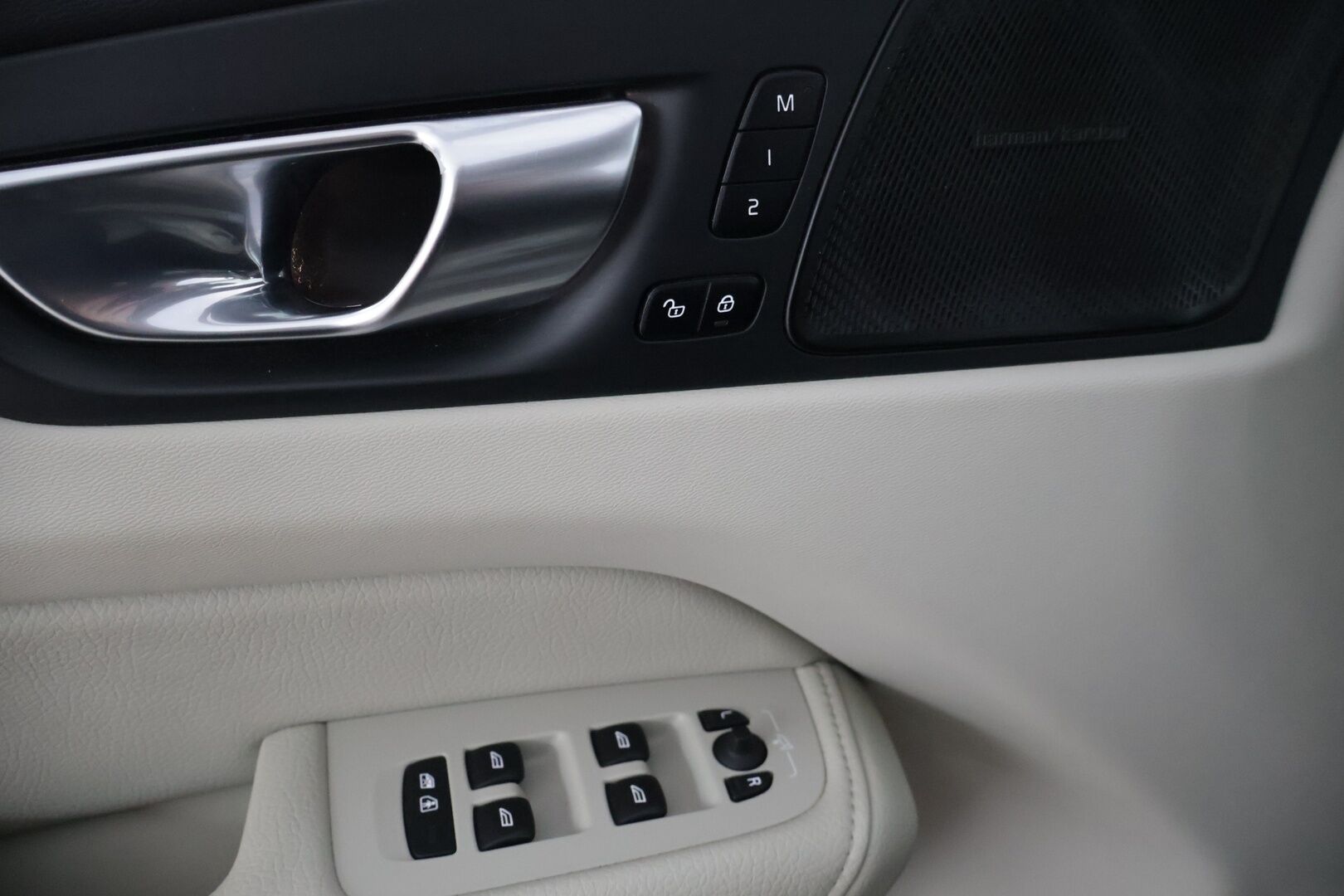 Volvo XC60 2021 T6 TwE AWD Business Inscription aut. *Webasto / Panorama / H&K / HUD / 360* - *ACC / Pilot Assist /  Adapt. LED / BLIS / Keyless / CarPlay* - HULLU BLACKWEEK KORKOTARJOUS 2,49%