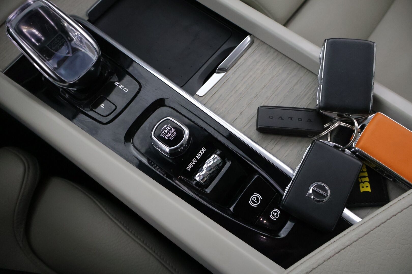 Volvo XC60 2021 T6 TwE AWD Business Inscription aut. *Webasto / Panorama / H&K / HUD / 360* - *ACC / Pilot Assist /  Adapt. LED / BLIS / Keyless / CarPlay* - HULLU BLACKWEEK KORKOTARJOUS 2,49%