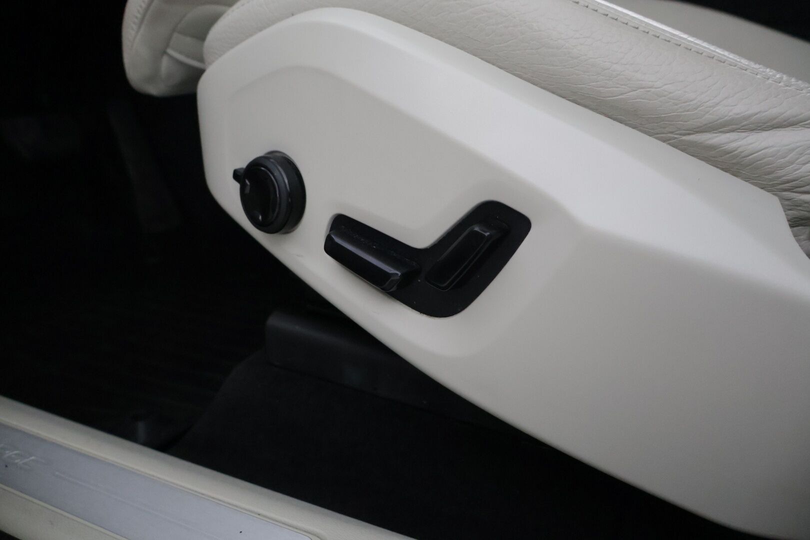 Volvo XC60 2021 T6 TwE AWD Business Inscription aut. *Webasto / Panorama / H&K / HUD / 360* - *ACC / Pilot Assist /  Adapt. LED / BLIS / Keyless / CarPlay* - HULLU BLACKWEEK KORKOTARJOUS 2,49%