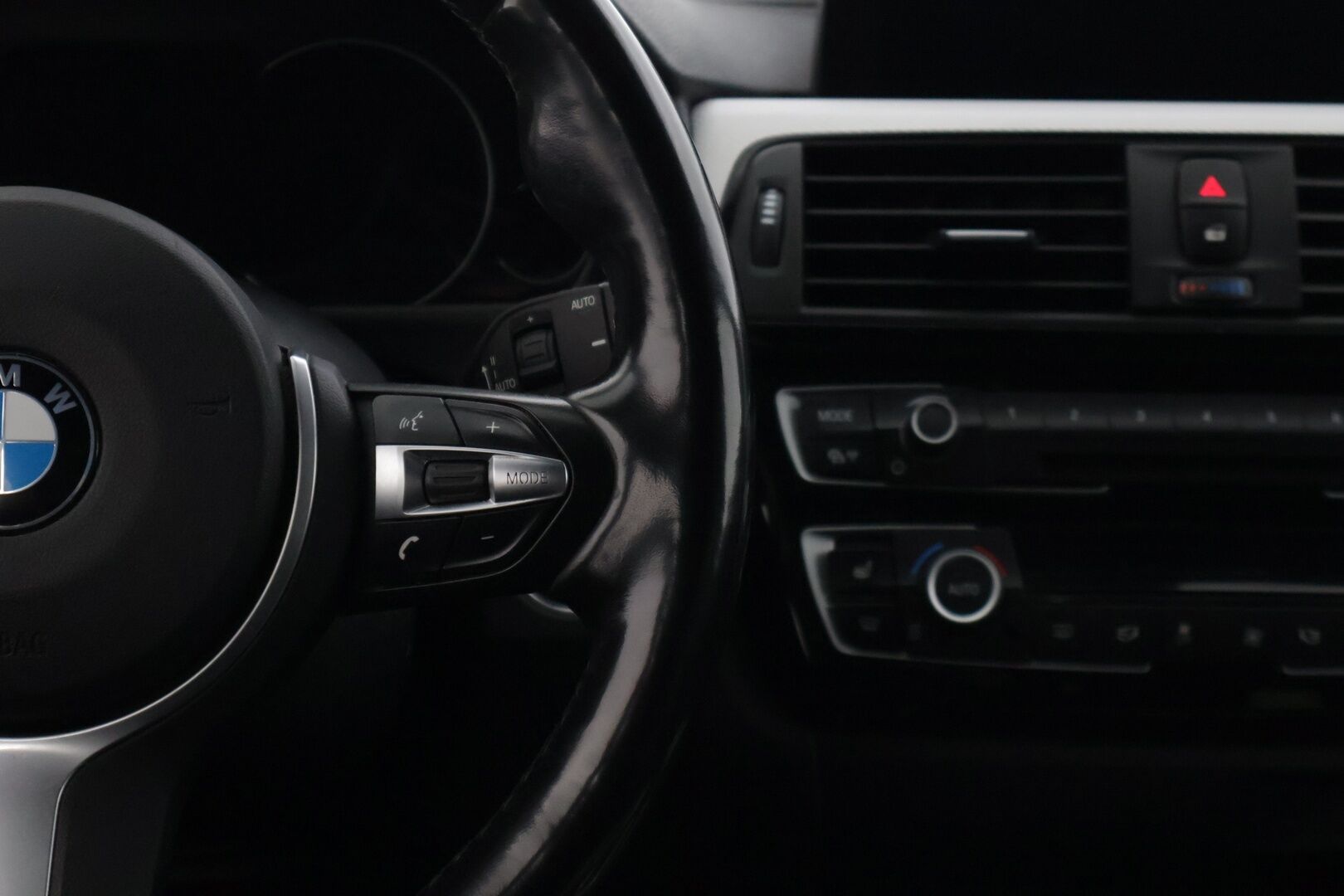 BMW 320 2018 F31 Touring 320d A xDrive Edition M Sport * Digimittaristo / Hifit / Proffa. Navi / Nahat / Vakkari / LED * - Hyvin varusteltu Digimittarilla oleva siisti Msport Bemari!