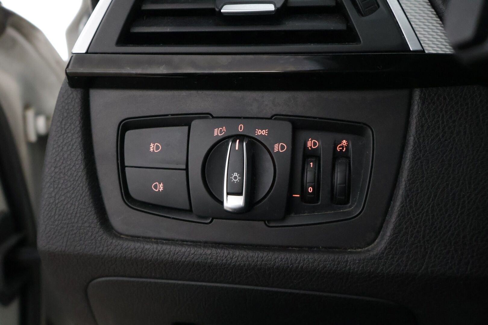 BMW 320 2018 F31 Touring 320d A xDrive Edition M Sport * Digimittaristo / Hifit / Proffa. Navi / Nahat / Vakkari / LED * - Hyvin varusteltu Digimittarilla oleva siisti Msport Bemari!