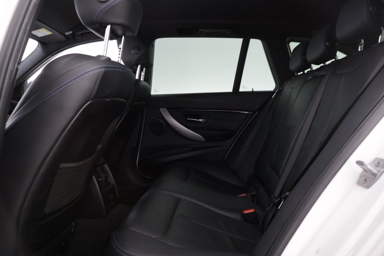 BMW 320 2018 F31 Touring 320d A xDrive Edition M Sport * Digimittaristo / Hifit / Proffa. Navi / Nahat / Vakkari / LED * - Hyvin varusteltu Digimittarilla oleva siisti Msport Bemari!