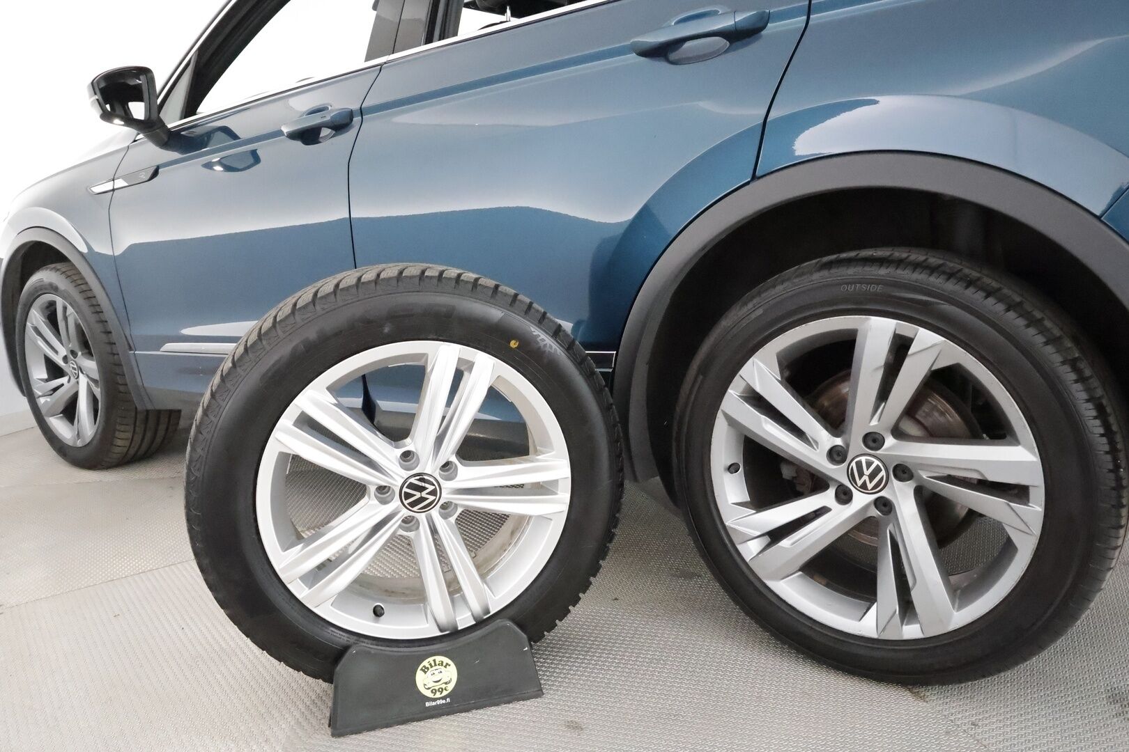 Volkswagen Tiguan 2021 R-Line 2,0 TDI SCR 110 kW 4MOTION DSG **Webasto / Koukku / Adapt.Vakkari / Matrix-LED / P.Tutkat / Navi / Kaistavahti** - Suomi-auto / Kahdet Renkaat / Merkkihuoillettu!