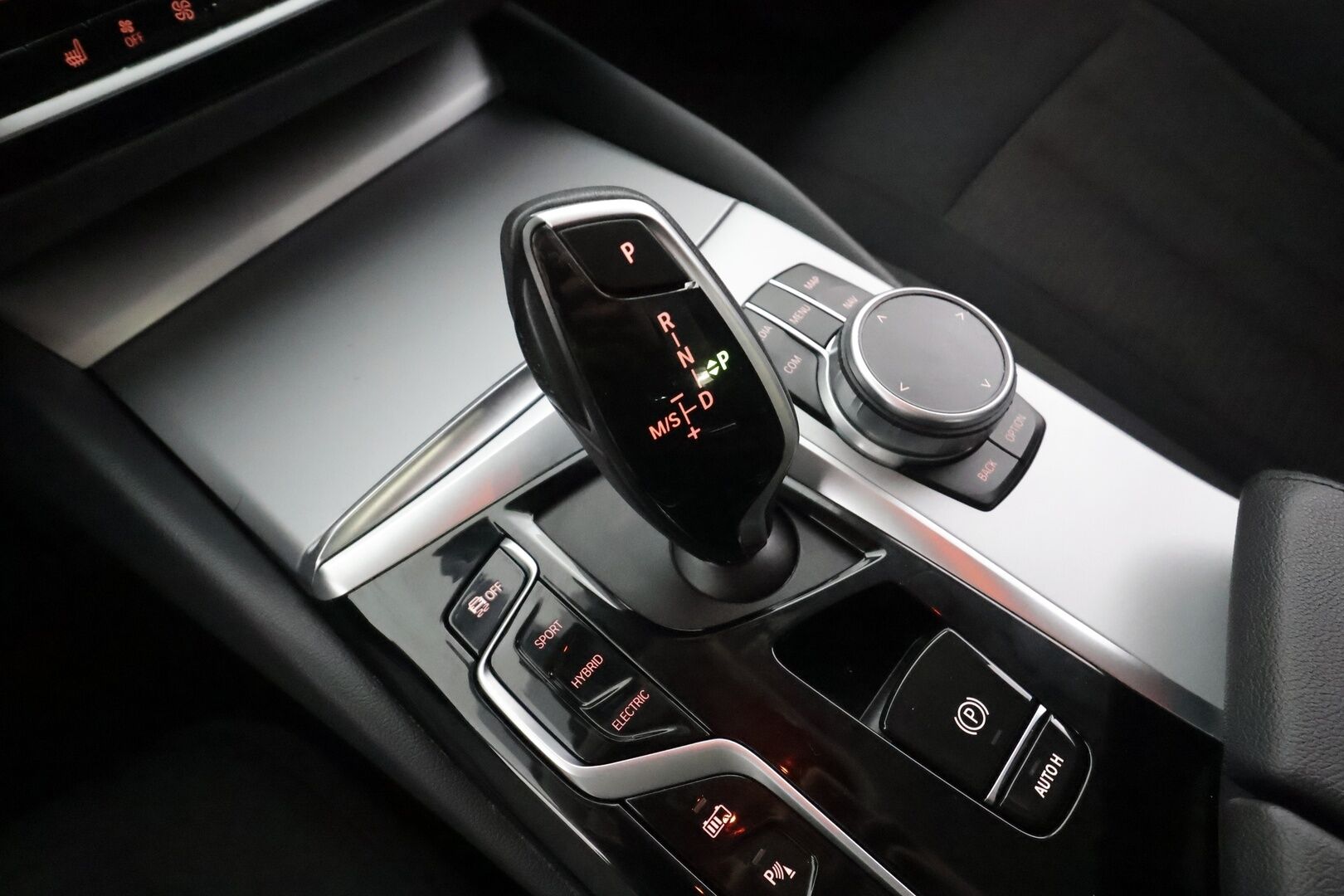 BMW 530 2021 G31 Touring 530e xDrive A Charged Edition * Vakkari / Kamera / LED / Navi / Sähköluukku * - Suomi-auto / Kahdet renkaat aluvanteilla / Merkkihuollettu