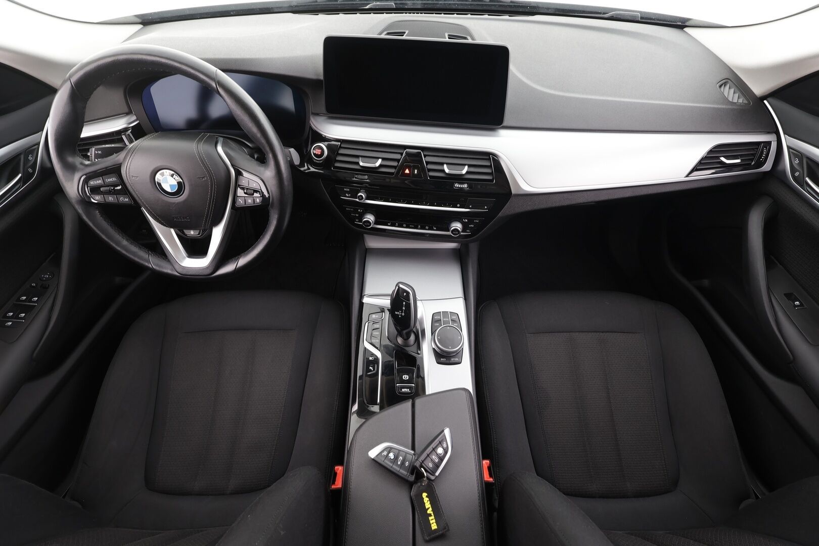 BMW 530 2021 G31 Touring 530e xDrive A Charged Edition * Vakkari / Kamera / LED / Navi / Sähköluukku * - Suomi-auto / Kahdet renkaat aluvanteilla / Merkkihuollettu