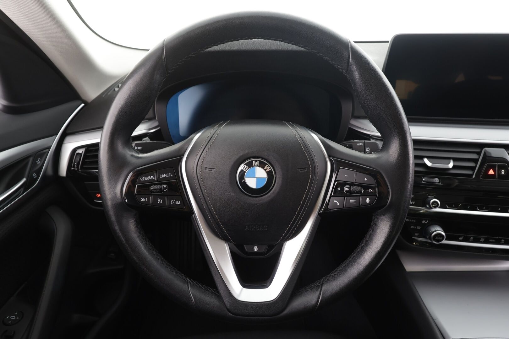 BMW 530 2021 G31 Touring 530e xDrive A Charged Edition * Vakkari / Kamera / LED / Navi / Sähköluukku * - Suomi-auto / Kahdet renkaat aluvanteilla / Merkkihuollettu - HULLUT AVAJAISHULINAT KORKOTARJOUS 3,29 %