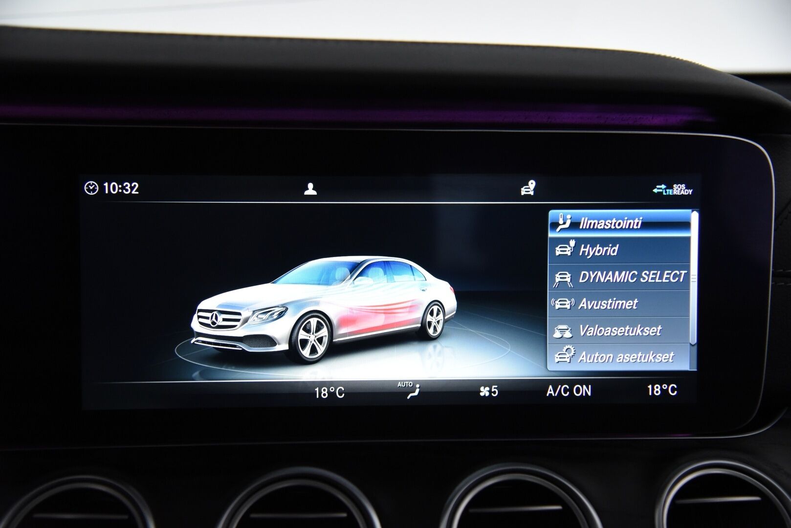 Mercedes-Benz E 2017 350 e A Premium Business / Distronic+ / Multibeam LED / 360° / Muistipenkit / Apple&Android - Burmester / Widescreen / HUD / Keyless / Ambient / Sähköluukku