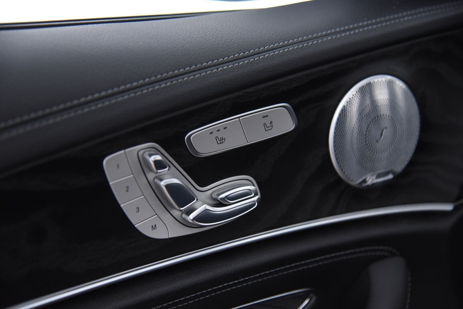 Mercedes-Benz E 2017 350 e A Premium Business / Distronic+ / Multibeam LED / 360° / Muistipenkit / Apple&Android - Burmester / Widescreen / HUD / Keyless / Ambient / Sähköluukku