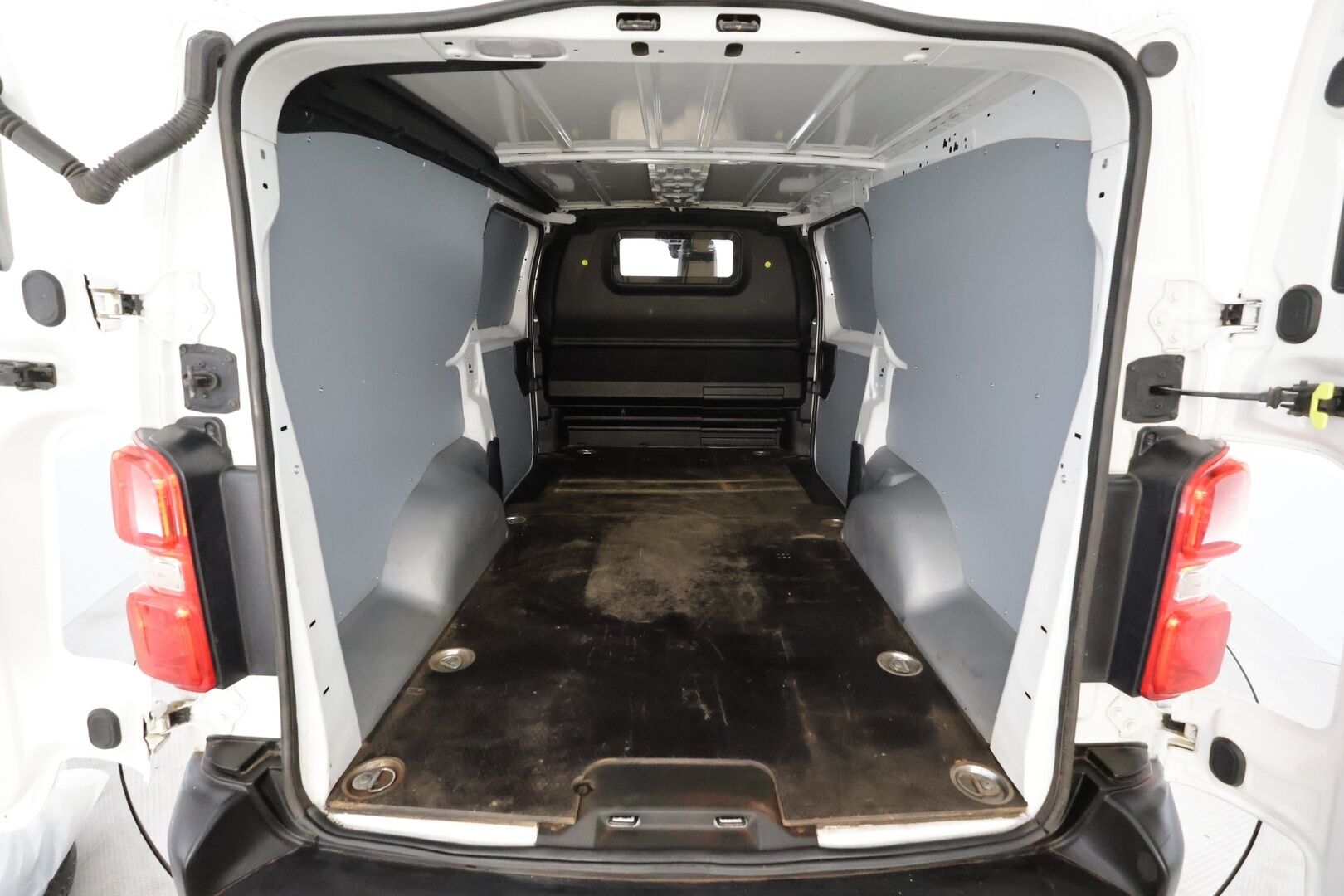 Citroen e-Jumpy 2021 136 XL * Koukku / Vakkari / Puolinahat / P.tutka / Bluetooth / Ilmastointi * - Suomi-auto / Kahdet renkaat - HULLUT JOULUT KORKOTARJOUS 2,49% 