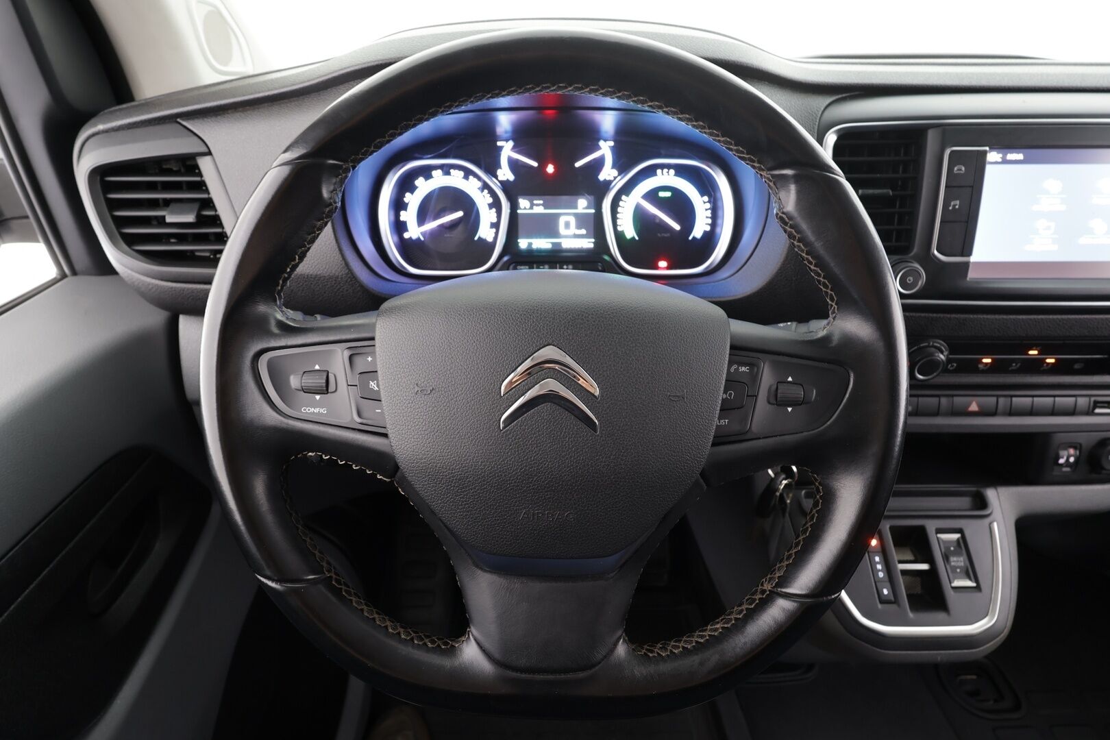 Citroen e-Jumpy 2021 136 XL * Koukku / Vakkari / Puolinahat / P.tutka / Bluetooth / Ilmastointi * - Suomi-auto / Kahdet renkaat - HULLUT JOULUT KORKOTARJOUS 2,49% 