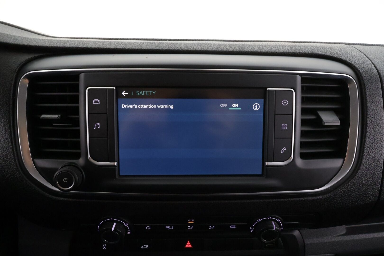 Citroen e-Jumpy 2021 136 XL * Koukku / Vakkari / Puolinahat / P.tutka / Bluetooth / Ilmastointi * - Suomi-auto / Kahdet renkaat - HULLUT JOULUT KORKOTARJOUS 2,49% 