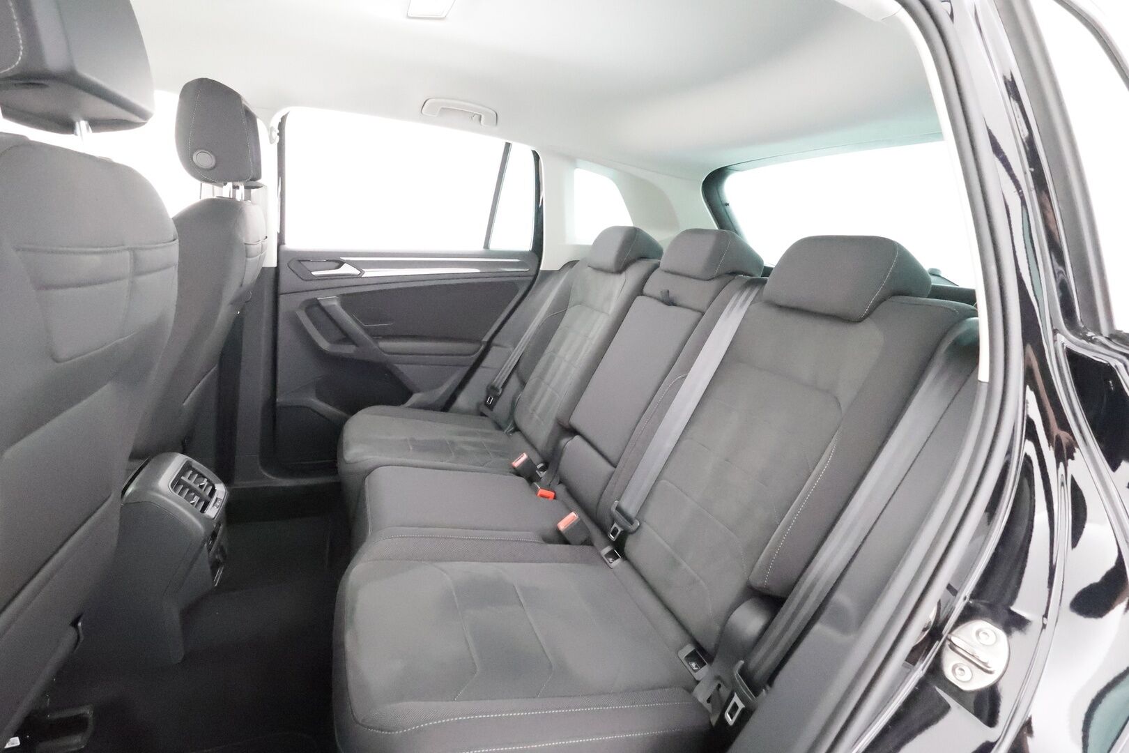 Volkswagen Tiguan 2021 Style eHybrid 180 kW DSG * ACC / Digimittari / Matrix-LED / Ergoactive istuimet / P.kamera / Sporttipenkit / Keyless * - 1.Om suomi-auto / Merkkihuollettu  / Kahdet Renkaat / Koti & Kauppalaturi