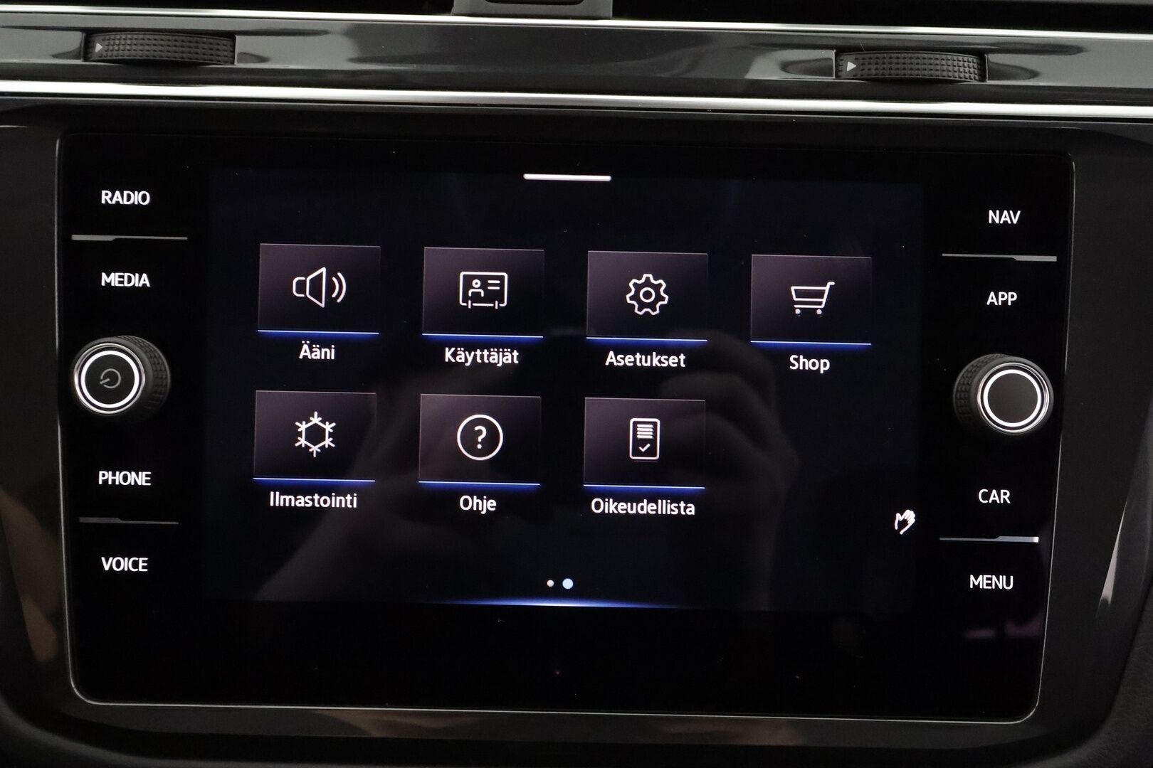 Volkswagen Tiguan 2021 Style eHybrid 180 kW DSG * ACC / Digimittari / Matrix-LED / Ergoactive istuimet / P.kamera / Sporttipenkit / Keyless * - 1.Om suomi-auto / Merkkihuollettu  / Kahdet Renkaat / Koti & Kauppalaturi