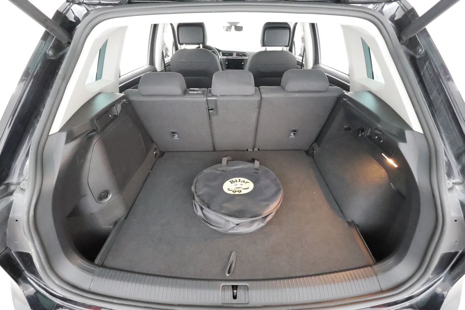 Volkswagen Tiguan 2021 Style eHybrid 180 kW DSG * ACC / Digimittari / Matrix-LED / Ergoactive istuimet / P.kamera / Sporttipenkit / Keyless * - 1.Om suomi-auto / Merkkihuollettu  / Kahdet Renkaat / Koti & Kauppalaturi