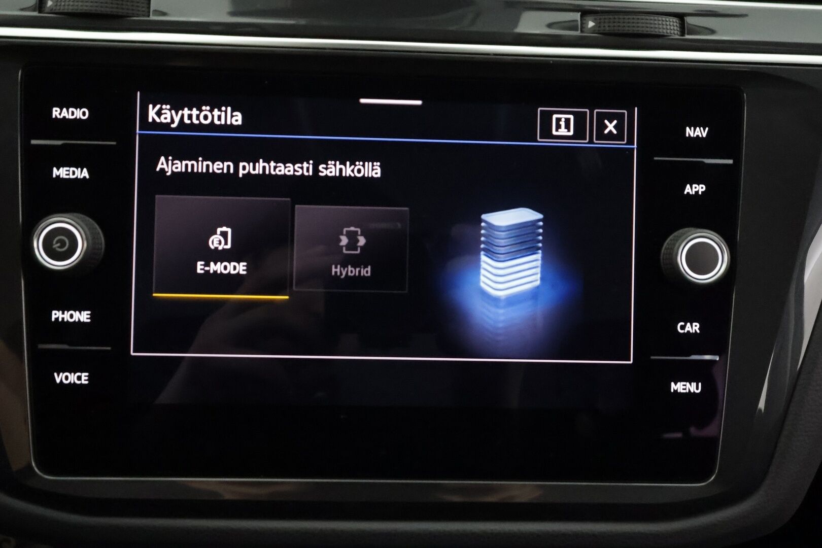 Volkswagen Tiguan 2021 Style eHybrid 180 kW DSG * ACC / Digimittari / Matrix-LED / Ergoactive istuimet / P.kamera / Sporttipenkit / Keyless * - 1.Om suomi-auto / Merkkihuollettu  / Kahdet Renkaat / Koti & Kauppalaturi