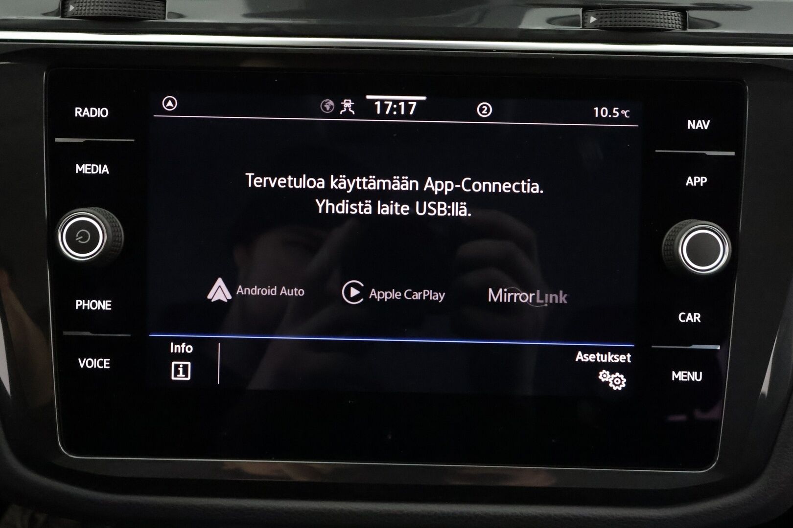 Volkswagen Tiguan 2021 Style eHybrid 180 kW DSG * ACC / Digimittari / Matrix-LED / Ergoactive istuimet / P.kamera / Sporttipenkit / Keyless * - 1.Om suomi-auto / Merkkihuollettu  / Kahdet Renkaat / Koti & Kauppalaturi