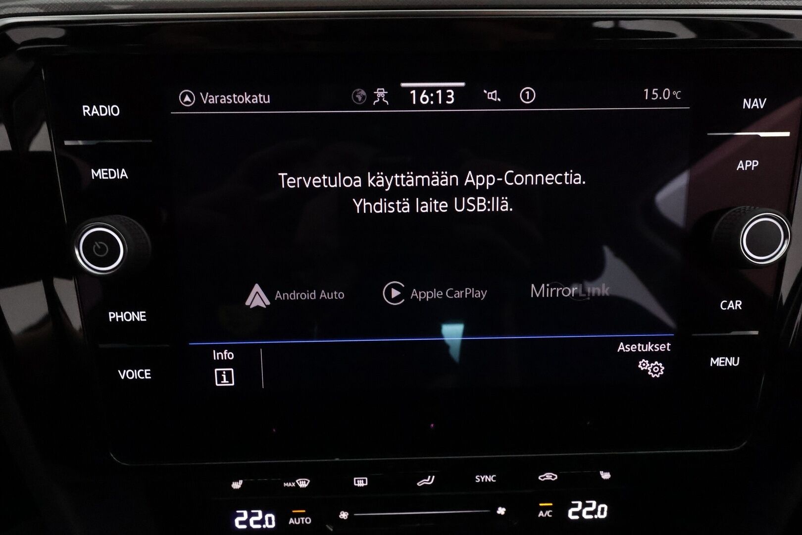 Volkswagen Passat 2021 Sedan GTE Premium Plug-In Hybrid 160 kW DSG **Webasto / Adapt.vakkari / Digimittaristo / P.kamera / Matrix** - 1.om Suomi-auto / Navi / Kahdet renkaat aluvanteilla
