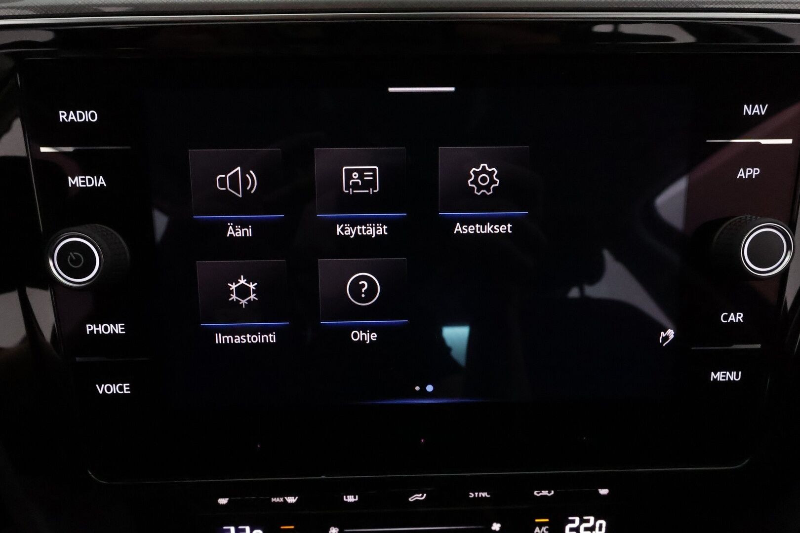 Volkswagen Passat 2021 Sedan GTE Premium Plug-In Hybrid 160 kW DSG **Webasto / Adapt.vakkari / Digimittaristo / P.kamera / Matrix** - 1.om Suomi-auto / Navi / Kahdet renkaat aluvanteilla