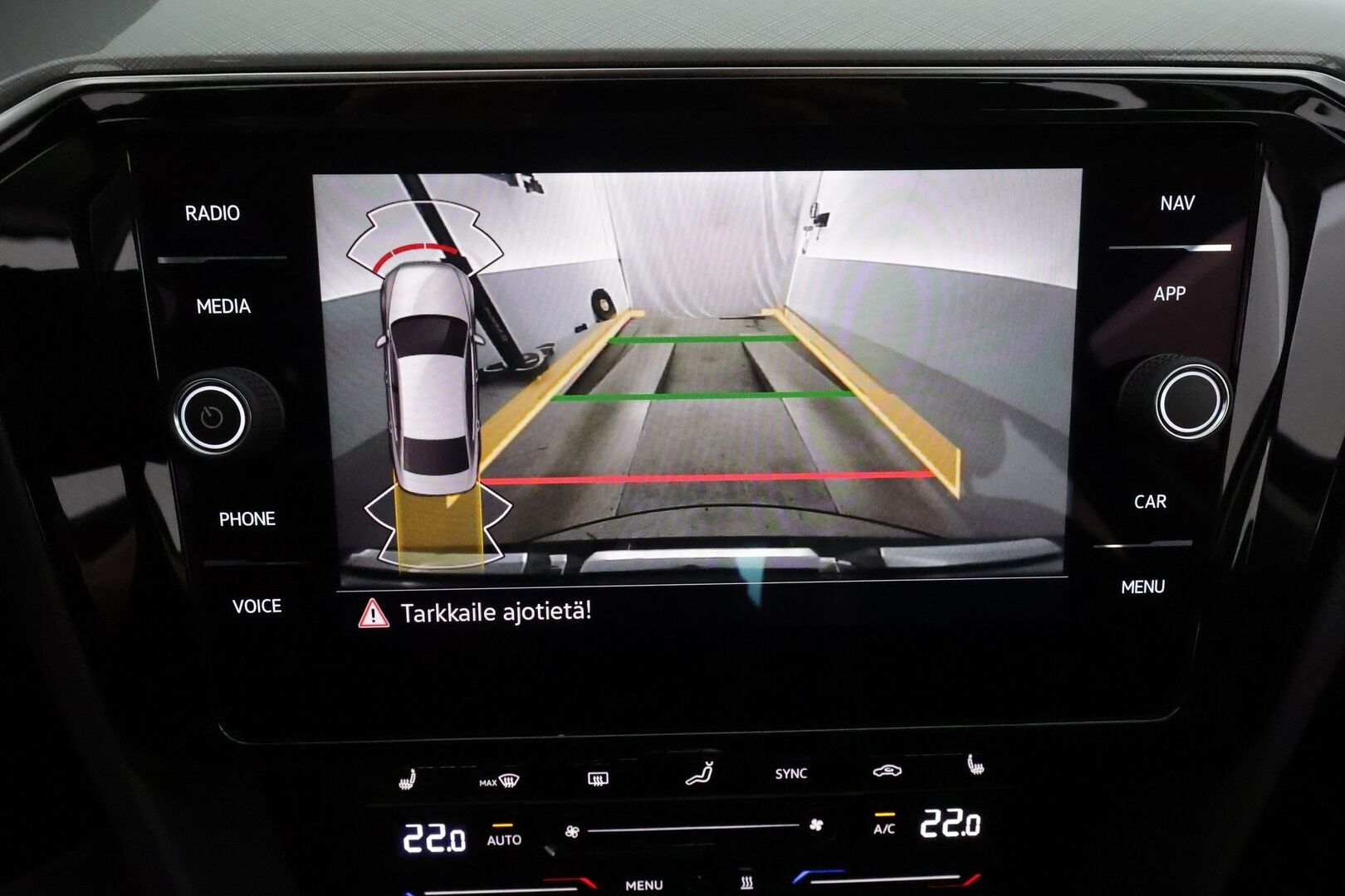 Volkswagen Passat 2021 Sedan GTE Premium Plug-In Hybrid 160 kW DSG **Webasto / Adapt.vakkari / Digimittaristo / P.kamera / Matrix** - 1.om Suomi-auto / Navi / Kahdet renkaat aluvanteilla