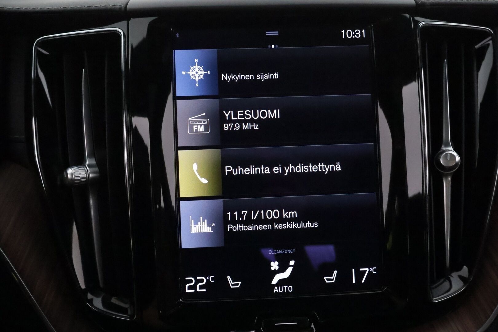 Volvo XC60 2021 T6 TwE AWD Business Inscription aut **Webasto / Koukku / ACC / H&K / Panorama / Full-LED / Sporttipenkki Muistilla** - 3,99 % KORKOTARJOUS TÄHÄN AUTOON - 1-om Suomi-auto / 2x Latauskaapelit / Kahdet Renkaat / **HYVILLÄ KAMOILLA**