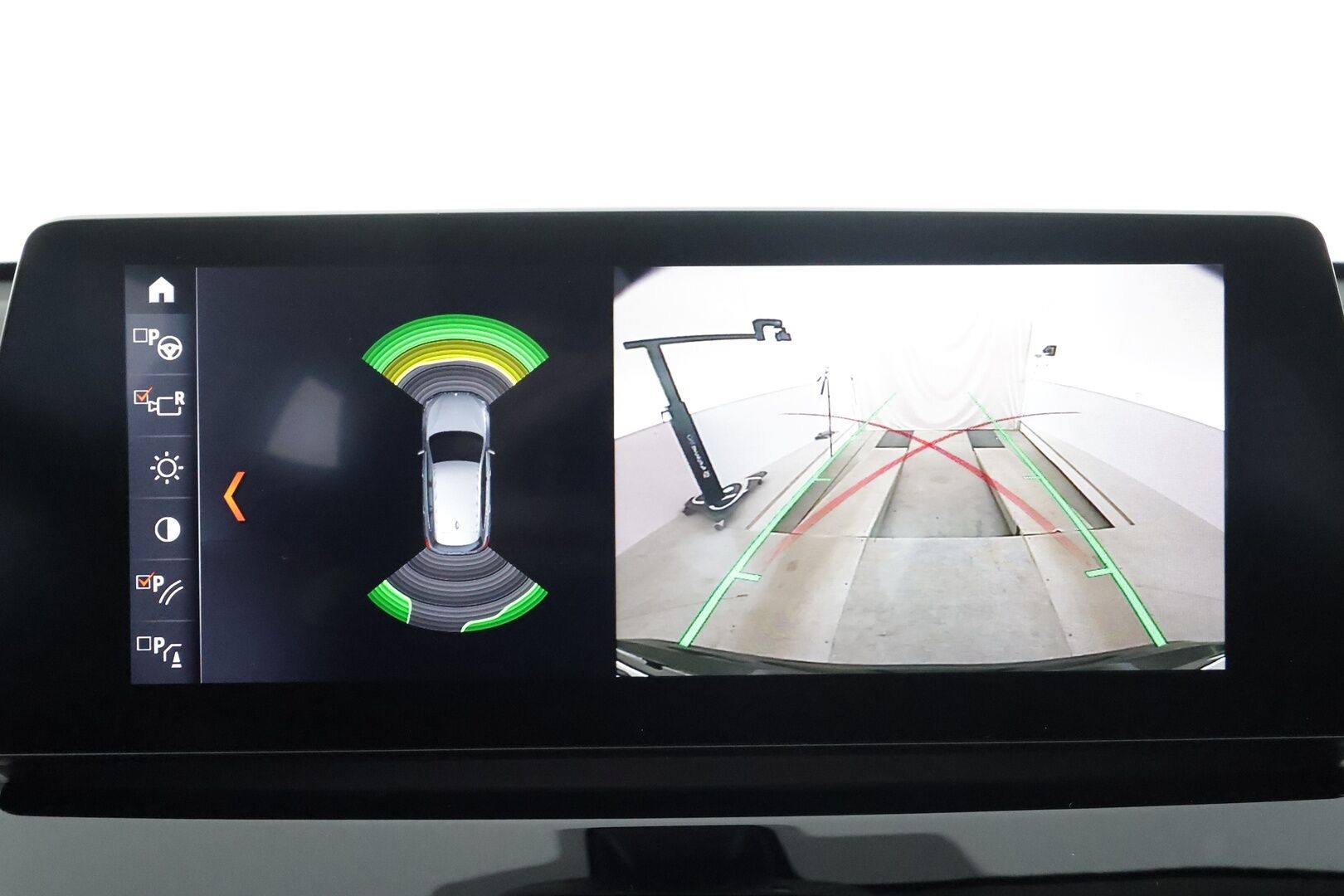 BMW X1 2021 F48 xDrive25e A Charged Edition Sport * ACC / HUD / Lisälämmitin / H/K / P.kamera / Sporttipenkit * - 1.Om Suomi-auto / Akku kuntotarkastettu SoH 90,2% / Kahdet Renkaat / 2x Lataus