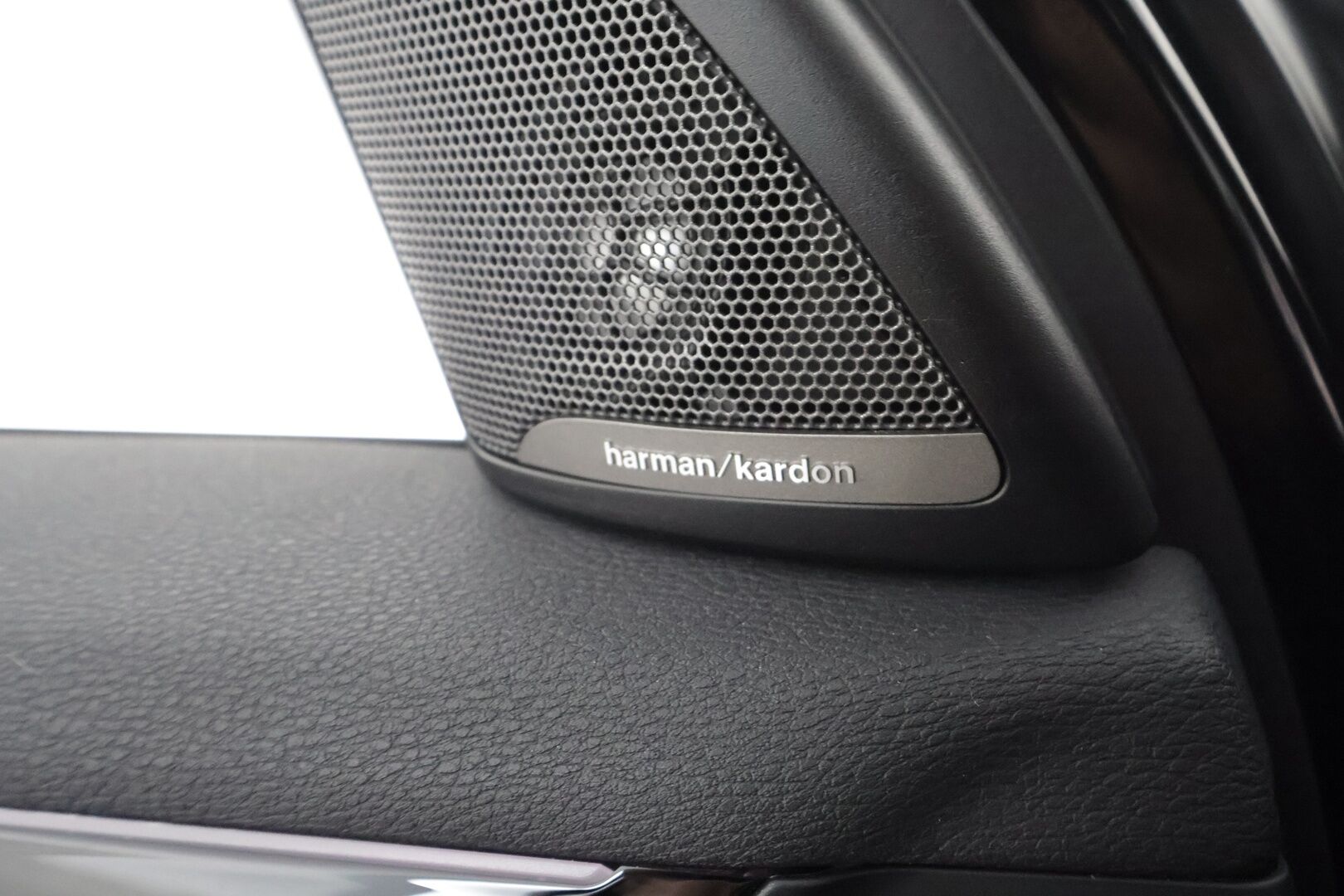 BMW X1 2021 F48 xDrive25e A Charged Edition Sport * ACC / HUD / Lisälämmitin / H/K / P.kamera / Sporttipenkit * - 1.Om Suomi-auto / Akku kuntotarkastettu SoH 90,2% / Kahdet Renkaat / 2x Lataus