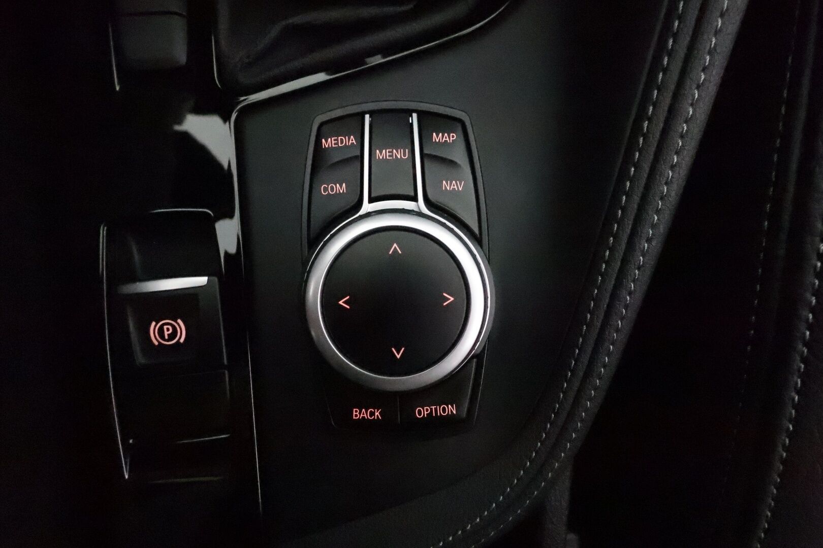 BMW X1 2021 F48 xDrive25e A Charged Edition xLine **HUD / LED-valot / P.Kamera / Navi / Sporttipenkit** - 1-om Suomi-auto / 2x Latauskaapelit / Kahdet Renkaat / Merkkihuolletu!