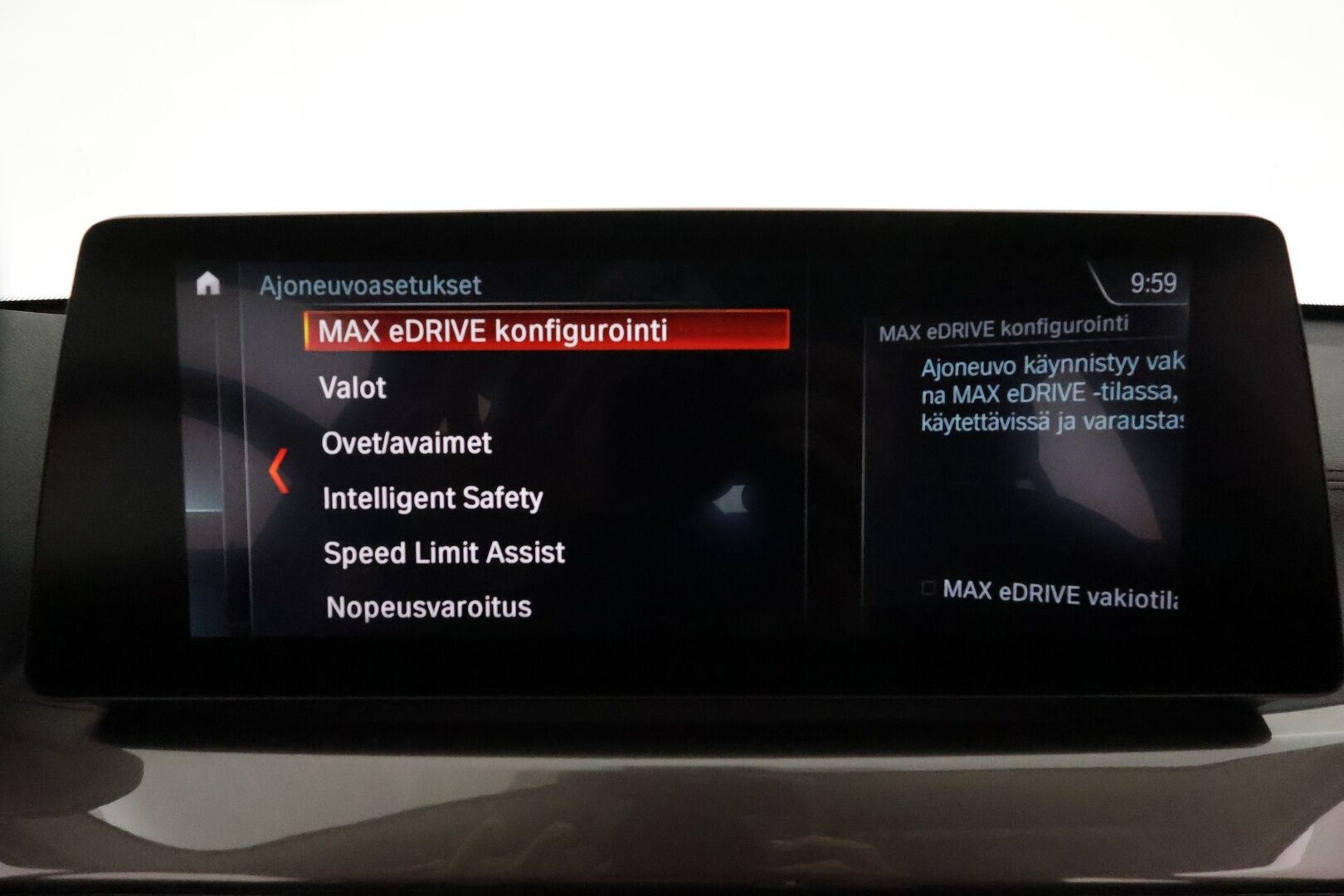 BMW X1 2021 F48 xDrive25e A Charged Edition xLine **HUD / LED-valot / P.Kamera / Navi / Sporttipenkit** - 1-om Suomi-auto / 2x Latauskaapelit / Kahdet Renkaat / Merkkihuolletu!