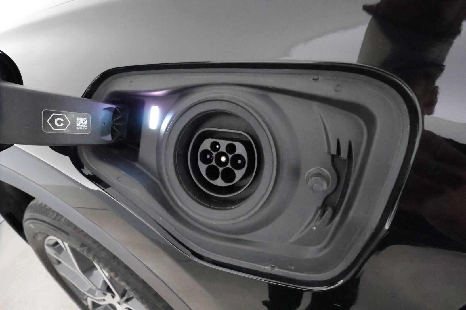 BMW X1 2021 F48 xDrive25e A Charged Edition xLine **HUD / LED-valot / P.Kamera / Navi / Sporttipenkit** - 1-om Suomi-auto / 2x Latauskaapelit / Kahdet Renkaat / Merkkihuolletu!
