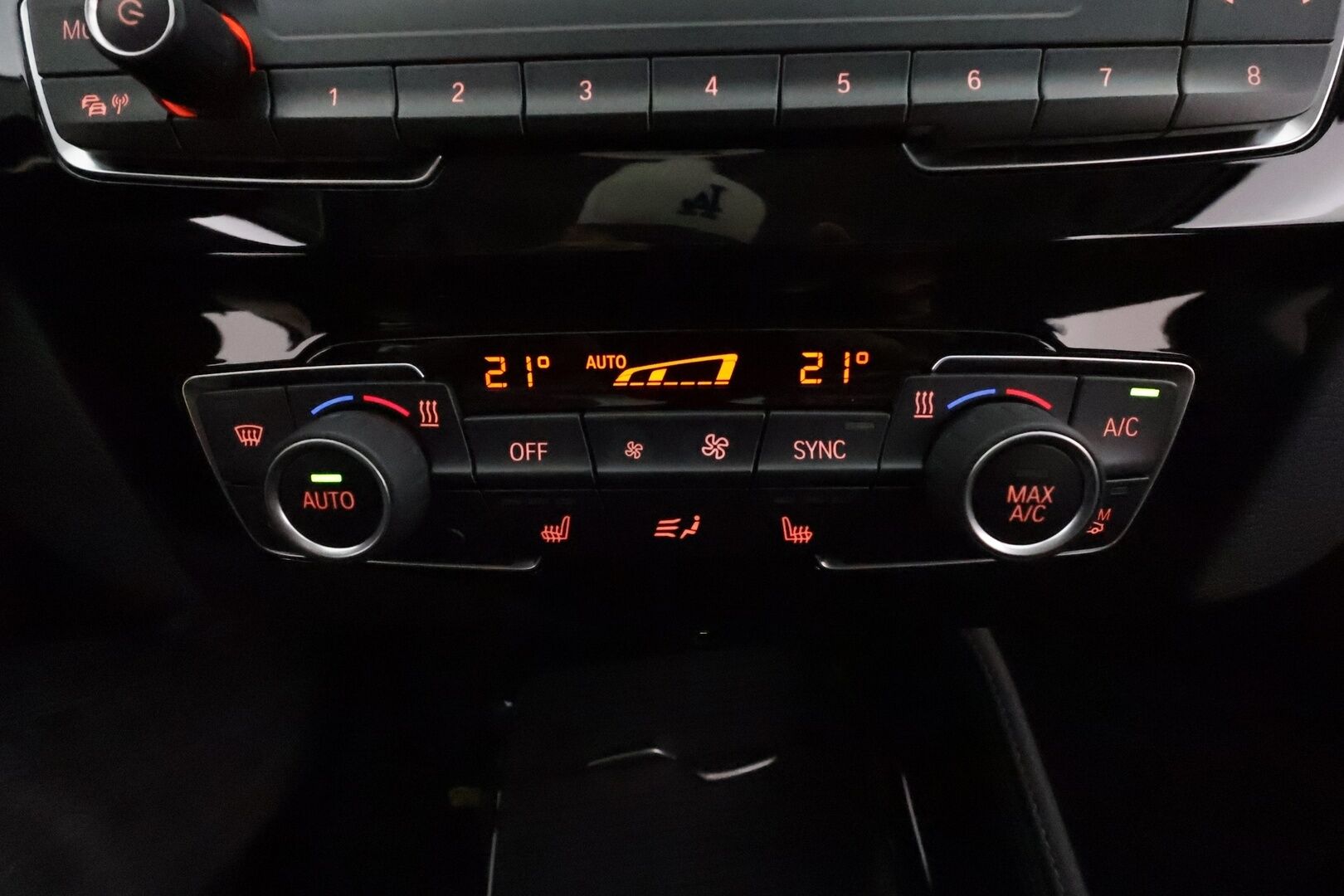 BMW X1 2021 F48 xDrive25e A Charged Edition xLine **HUD / LED-valot / P.Kamera / Navi / Sporttipenkit** - 1-om Suomi-auto / 2x Latauskaapelit / Kahdet Renkaat / Merkkihuolletu!