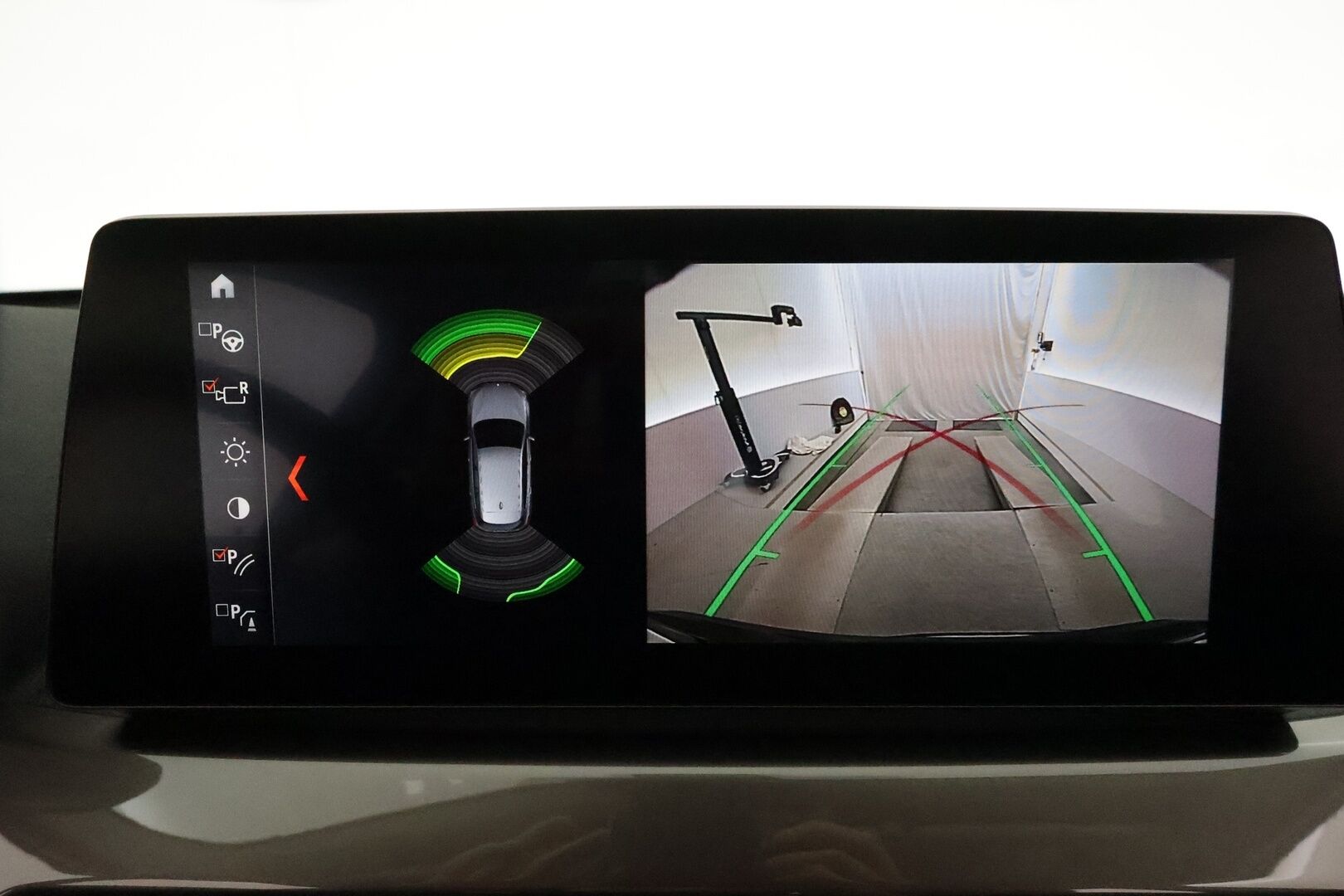 BMW X1 2021 F48 xDrive25e A Charged Edition xLine **HUD / LED-valot / P.Kamera / Navi / Sporttipenkit** - 1-om Suomi-auto / 2x Latauskaapelit / Kahdet Renkaat / Merkkihuolletu!