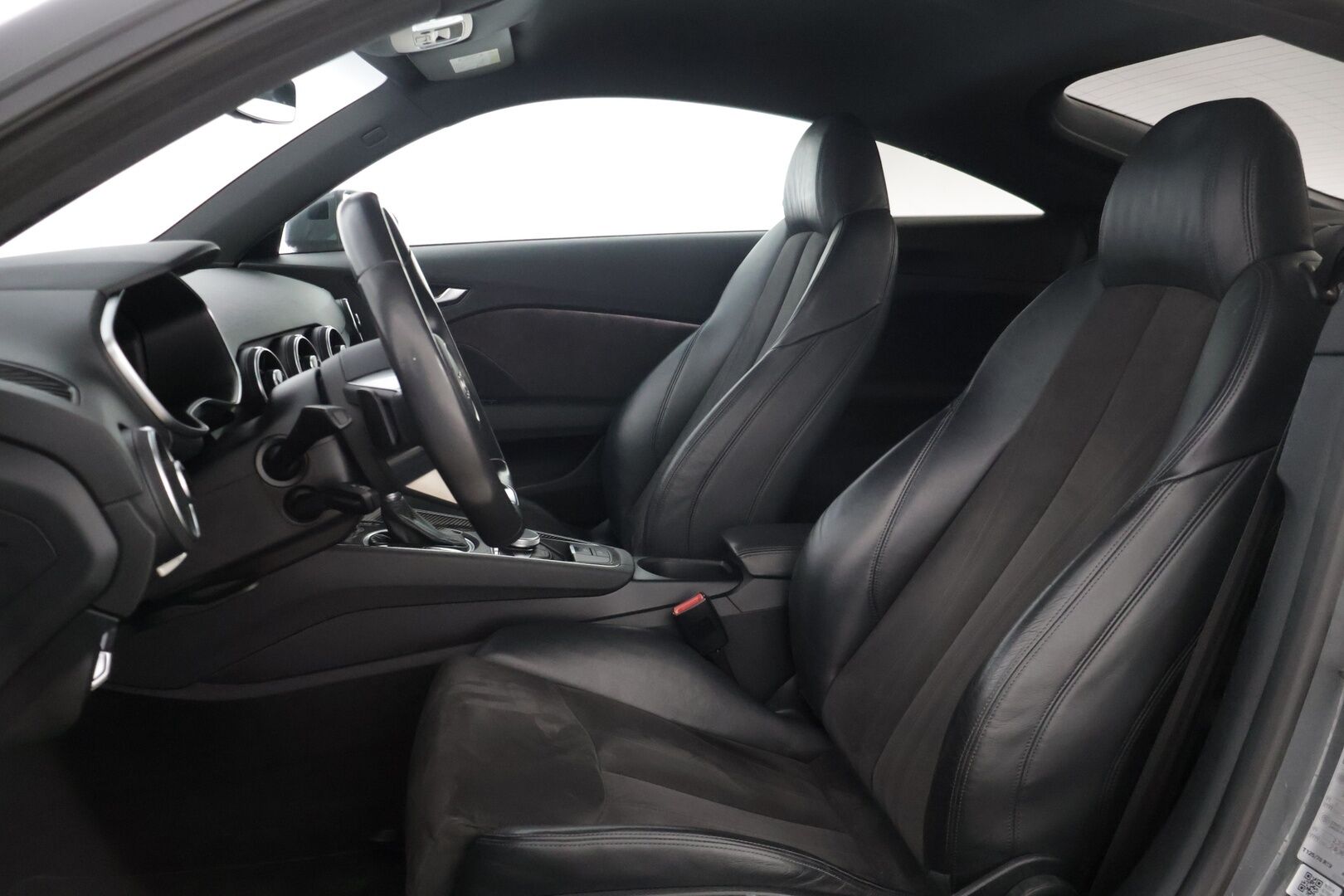 Audi TT 2015 Coupé 2,0 TFSI 169 kW quattro S tronic * Digimittaristo / Keyless / Dynaamiset vilkut / FlatBottom / Sport -alusta / Webasto* - Todella mallikkaalla huoltohistorialla! / Kahdet renkaat alumiinivanteilla!