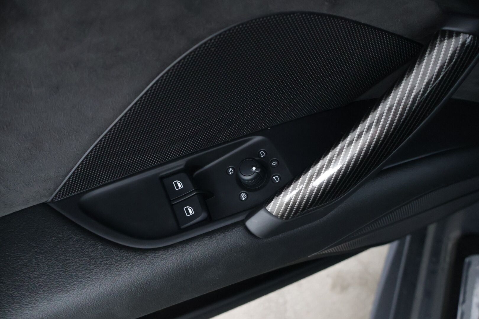 Audi TT 2015 Coupé 2,0 TFSI 169 kW quattro S tronic * Digimittaristo / Keyless / Dynaamiset vilkut / FlatBottom / Sport -alusta / Webasto* - Todella mallikkaalla huoltohistorialla! / Kahdet renkaat alumiinivanteilla!